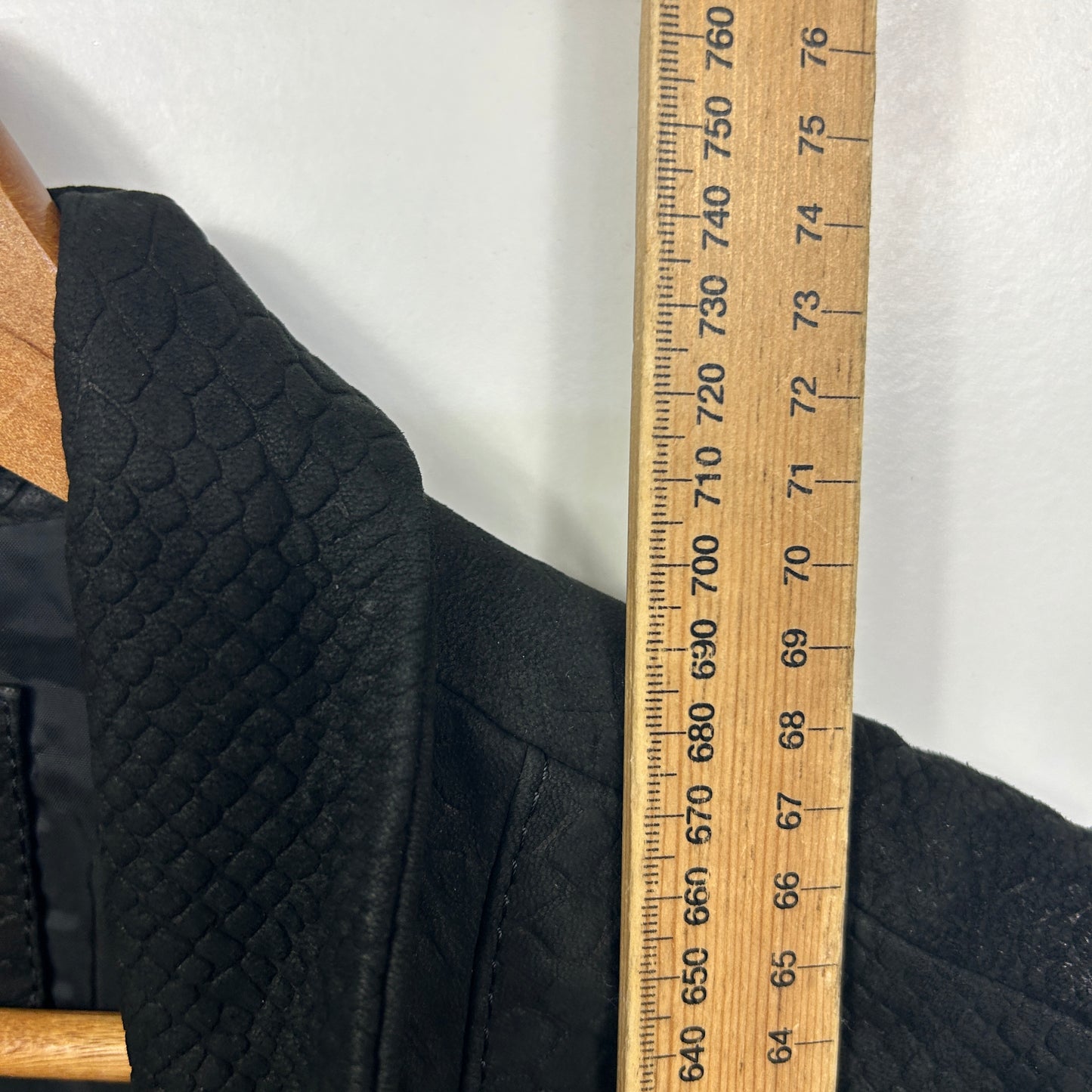 Yarra Trail Black Leather Vest - Size 16