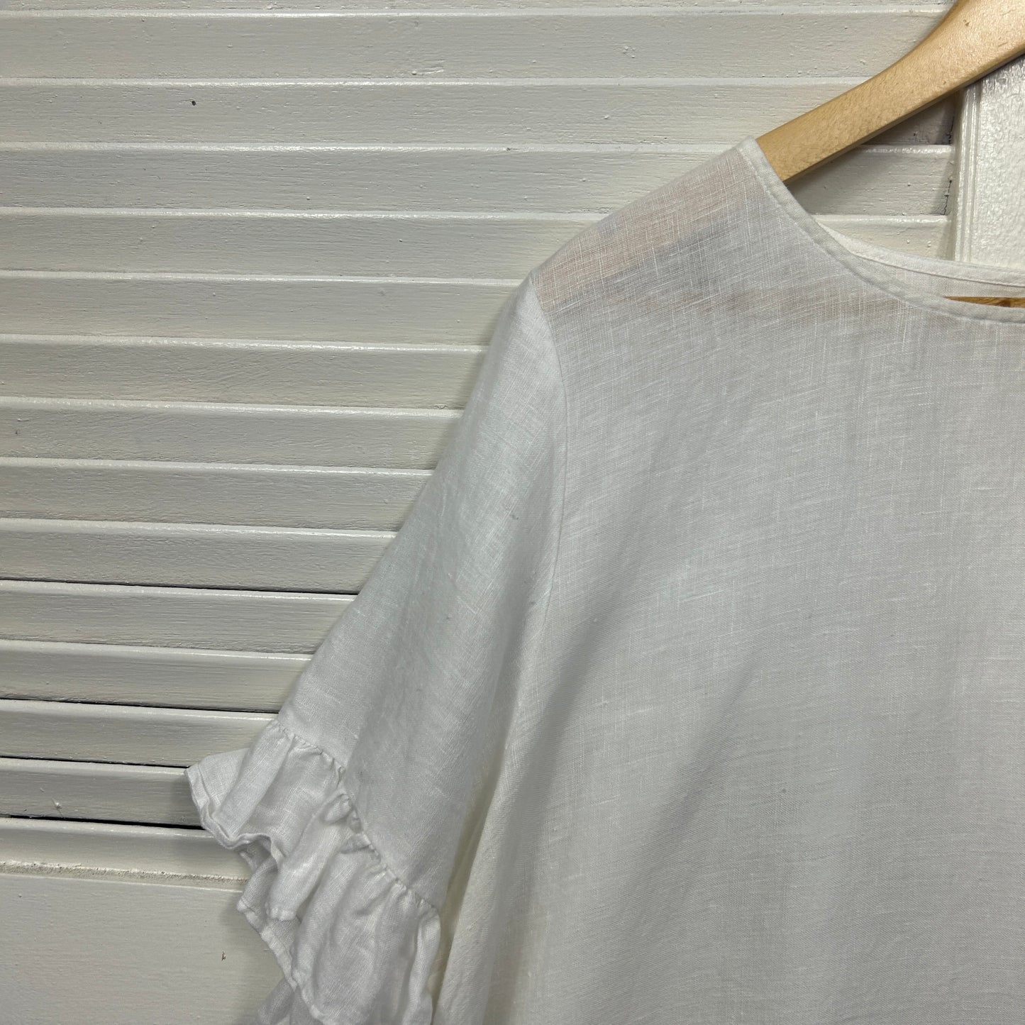 Sussan Linen Top Size 14 White Ruffle Short Sleeve