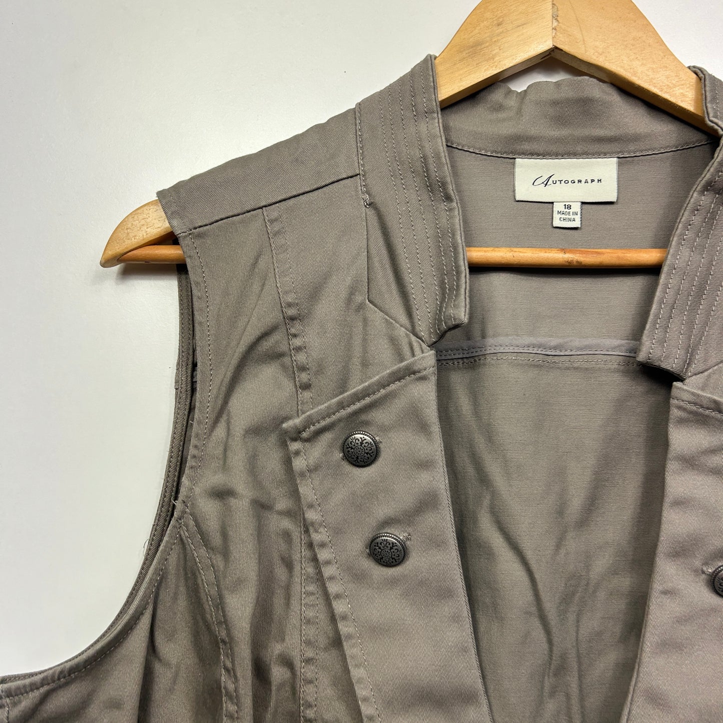 Autograph Vest Size 18 Sleeveless Cropped