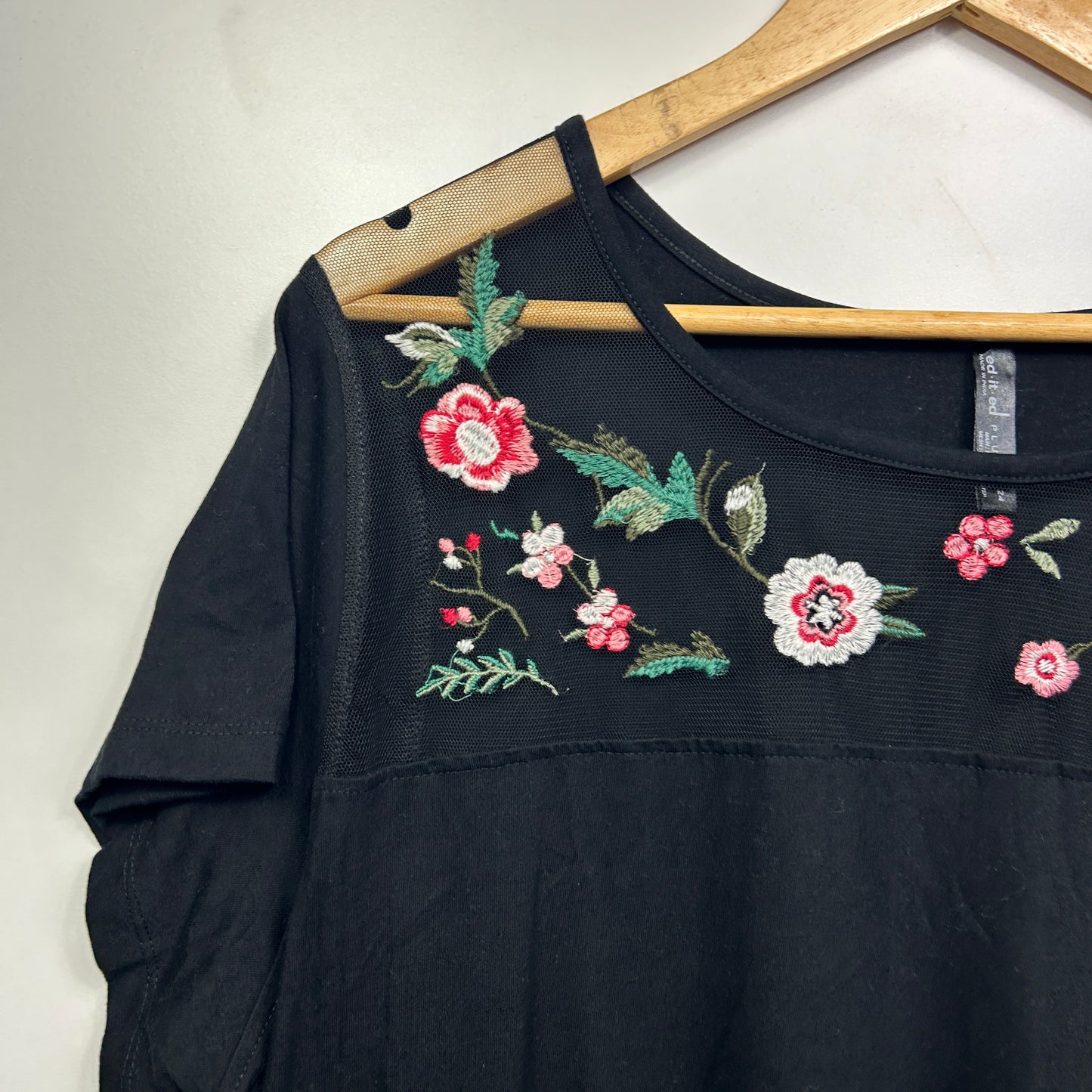 Edited Top Size 24 Black Short Sleeve Embroidered