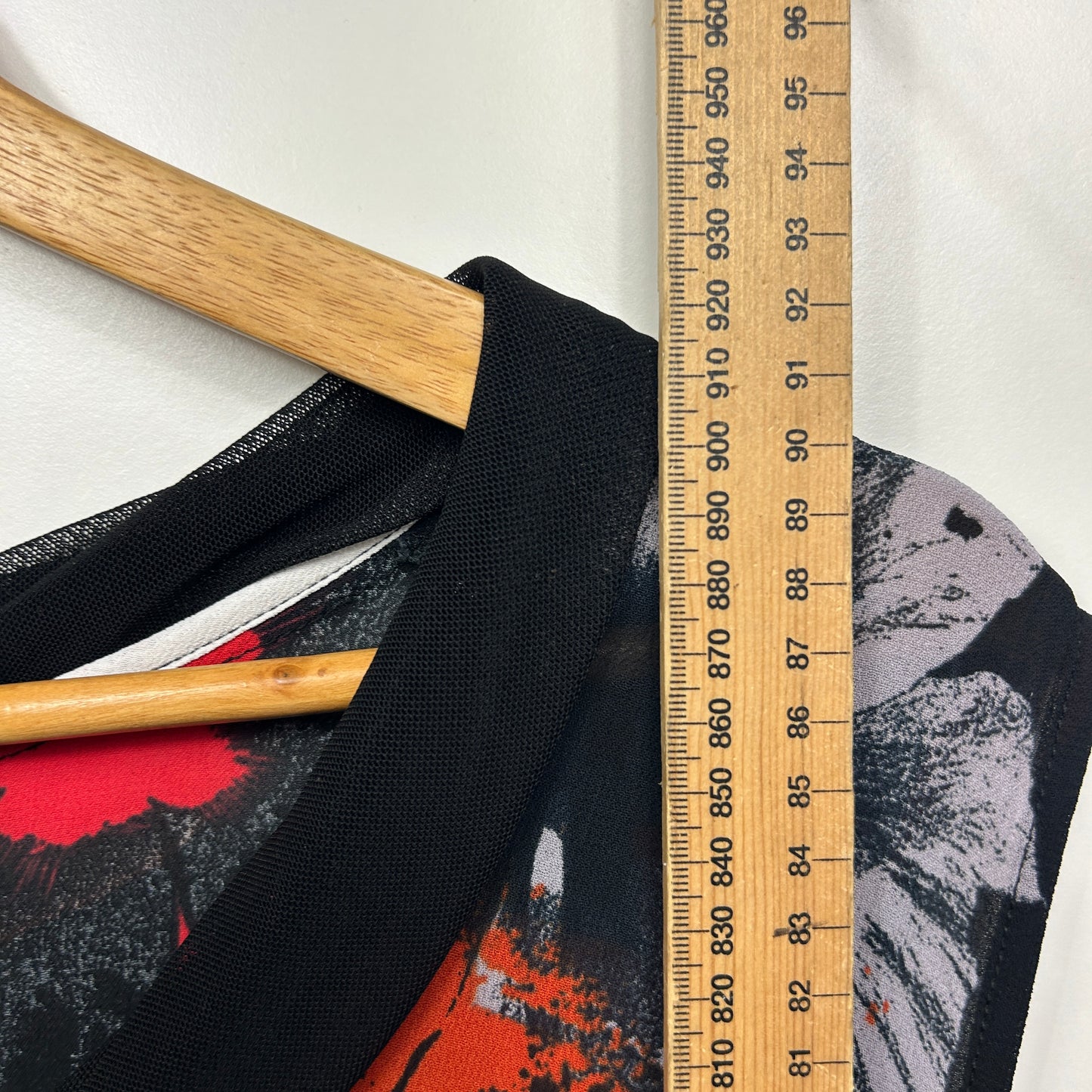 Taking Shape Tunic Top Size 20 Plus Sleeveless Asymmetric Hem