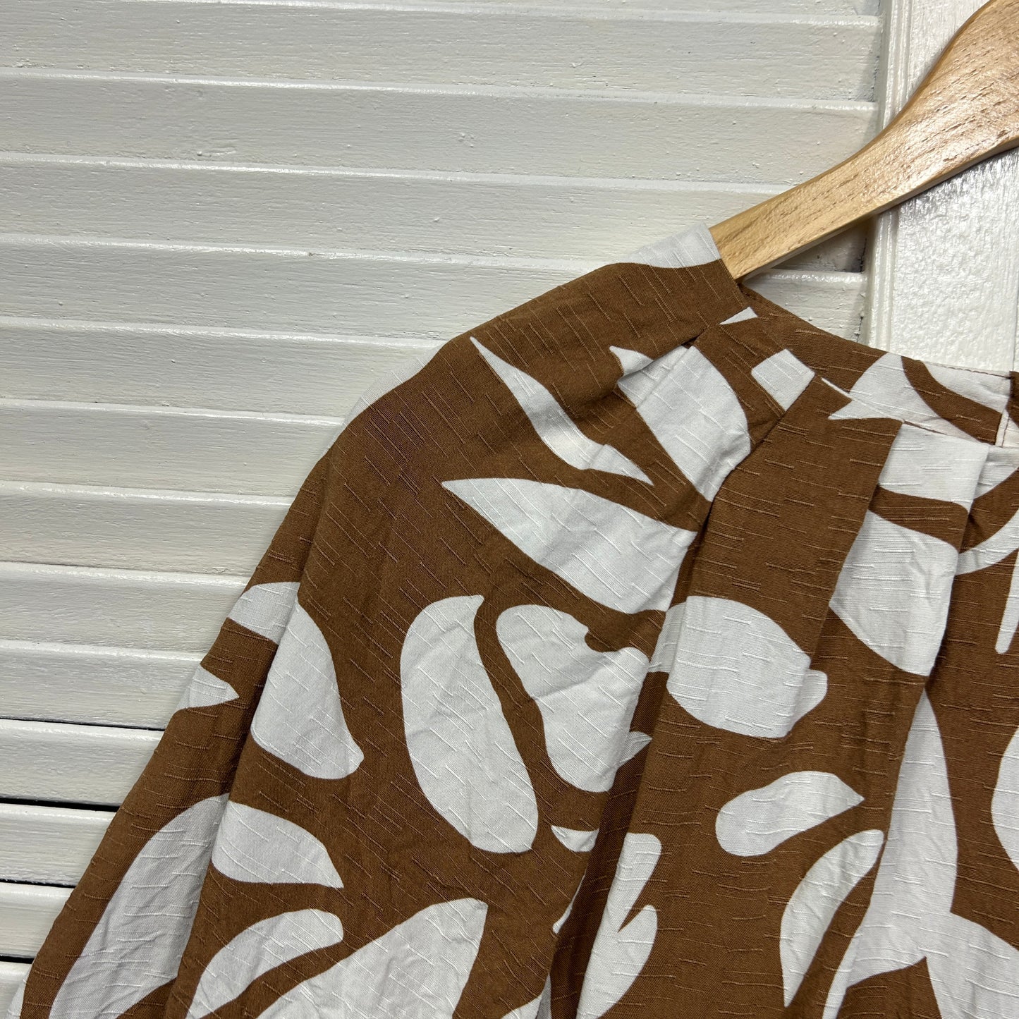 Anko Top Size 14 Tan White Short Sleeve Viscose
