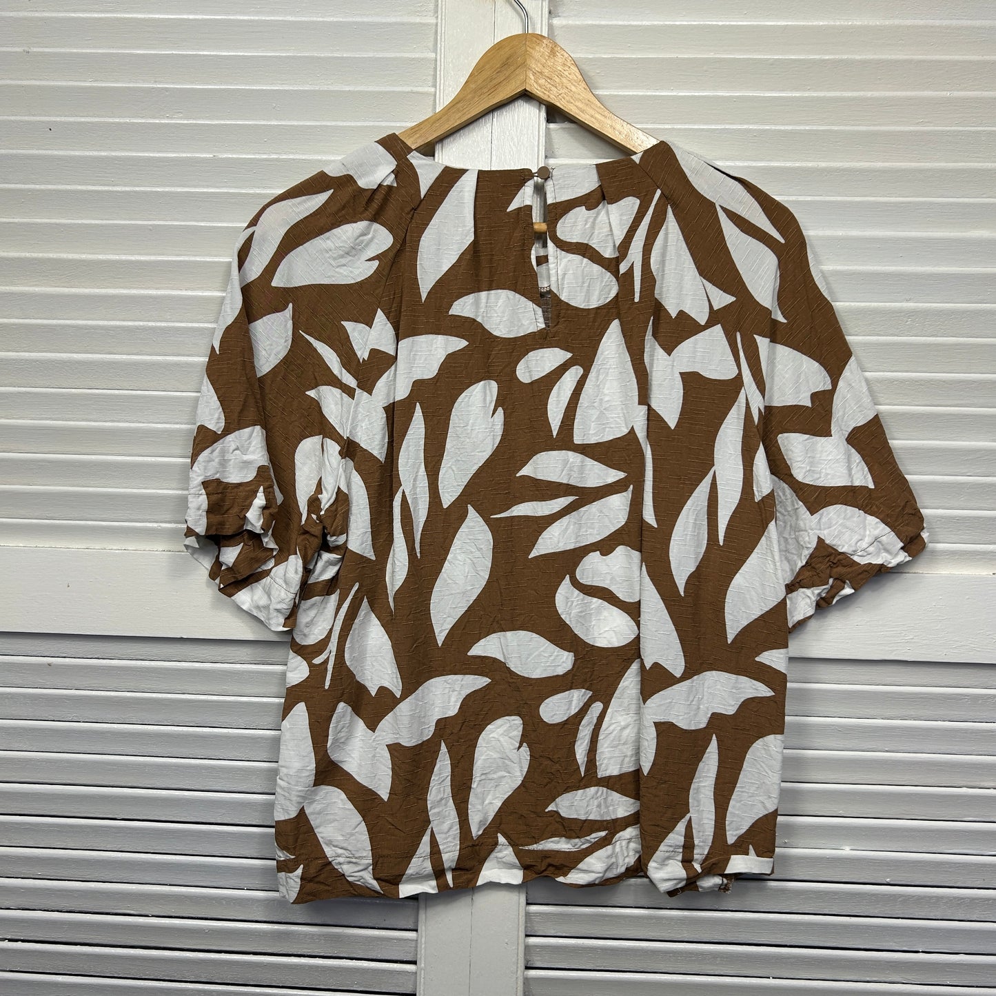 Anko Top Size 14 Tan White Short Sleeve Viscose