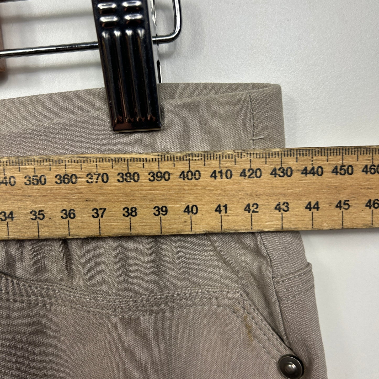 Noni B Shorts Size 14 Pull On Beige Elastic Waist