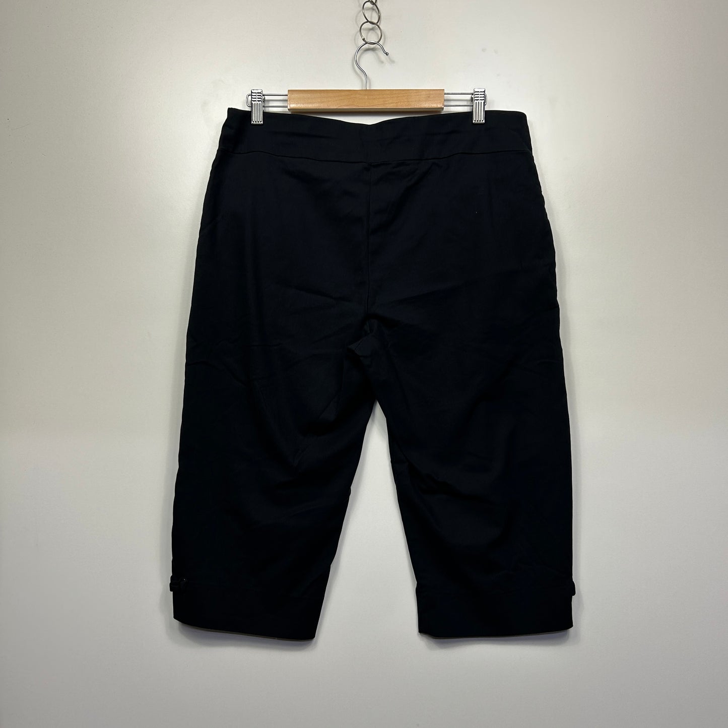 Taking Shape Shorts Size 16 Black Pull On