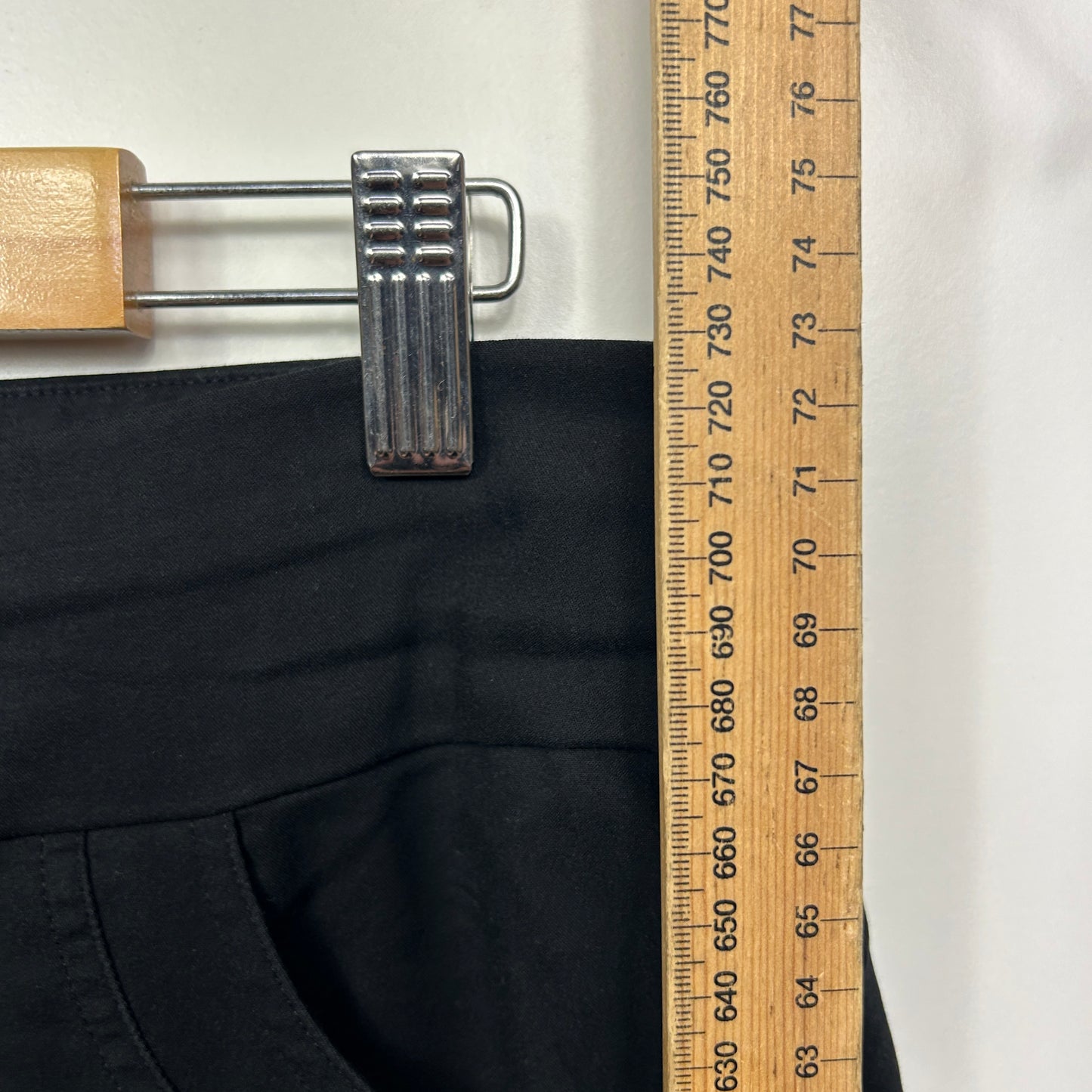 Taking Shape Shorts Size 16 Black Pull On