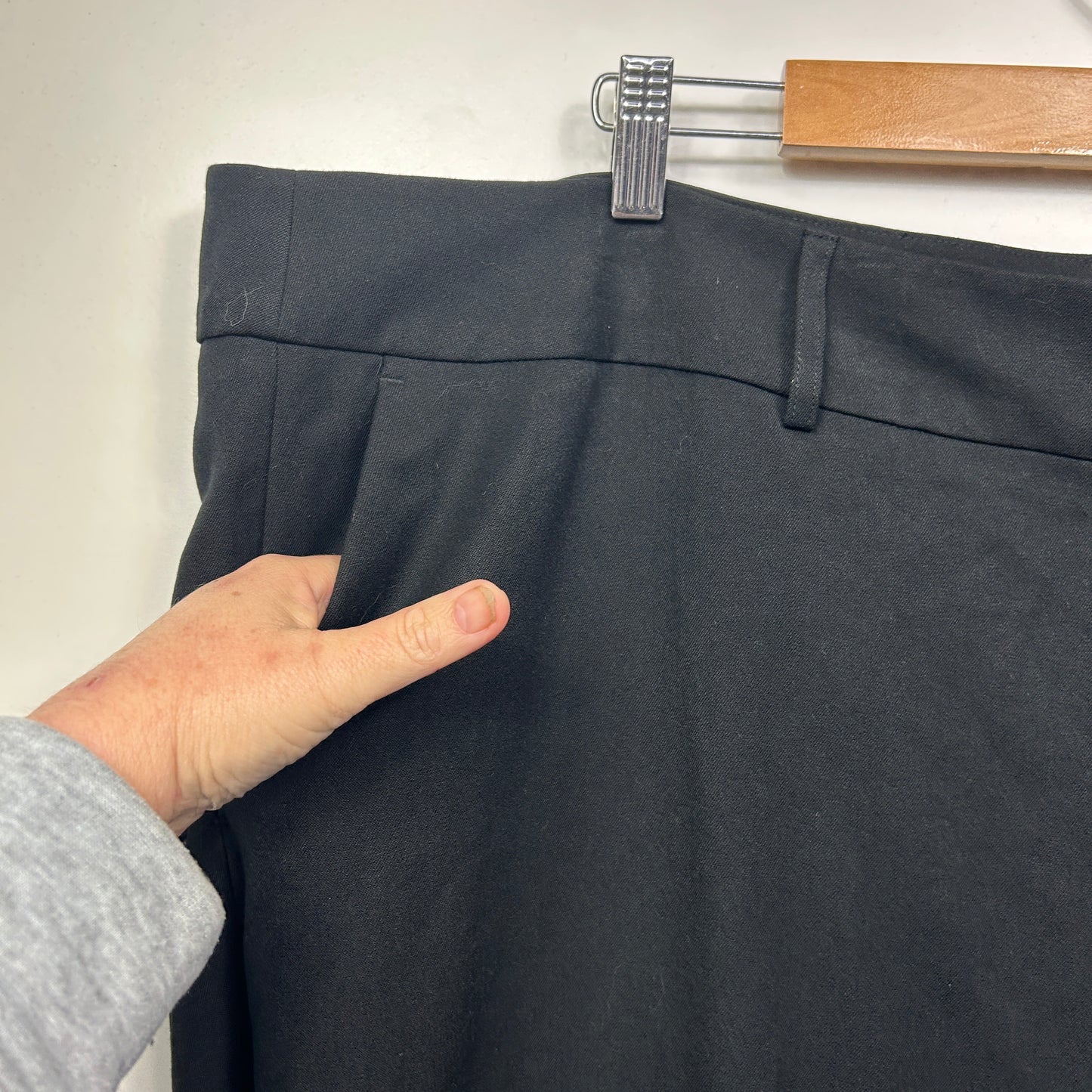 Belle Curve Pants Size 26 Black Pockets Zip Fly New