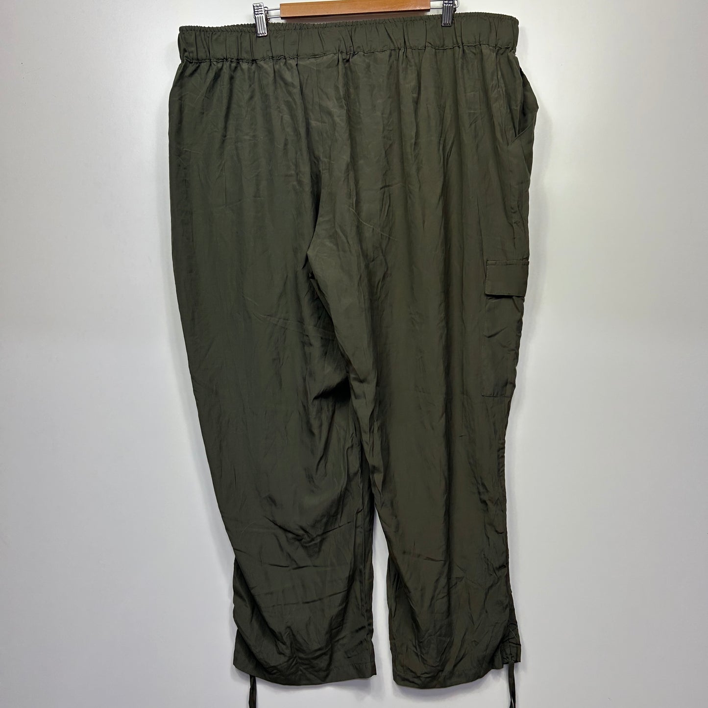 Arna York Pants Size 26 28 Olive Green Cargo Pockets Ruched Leg New