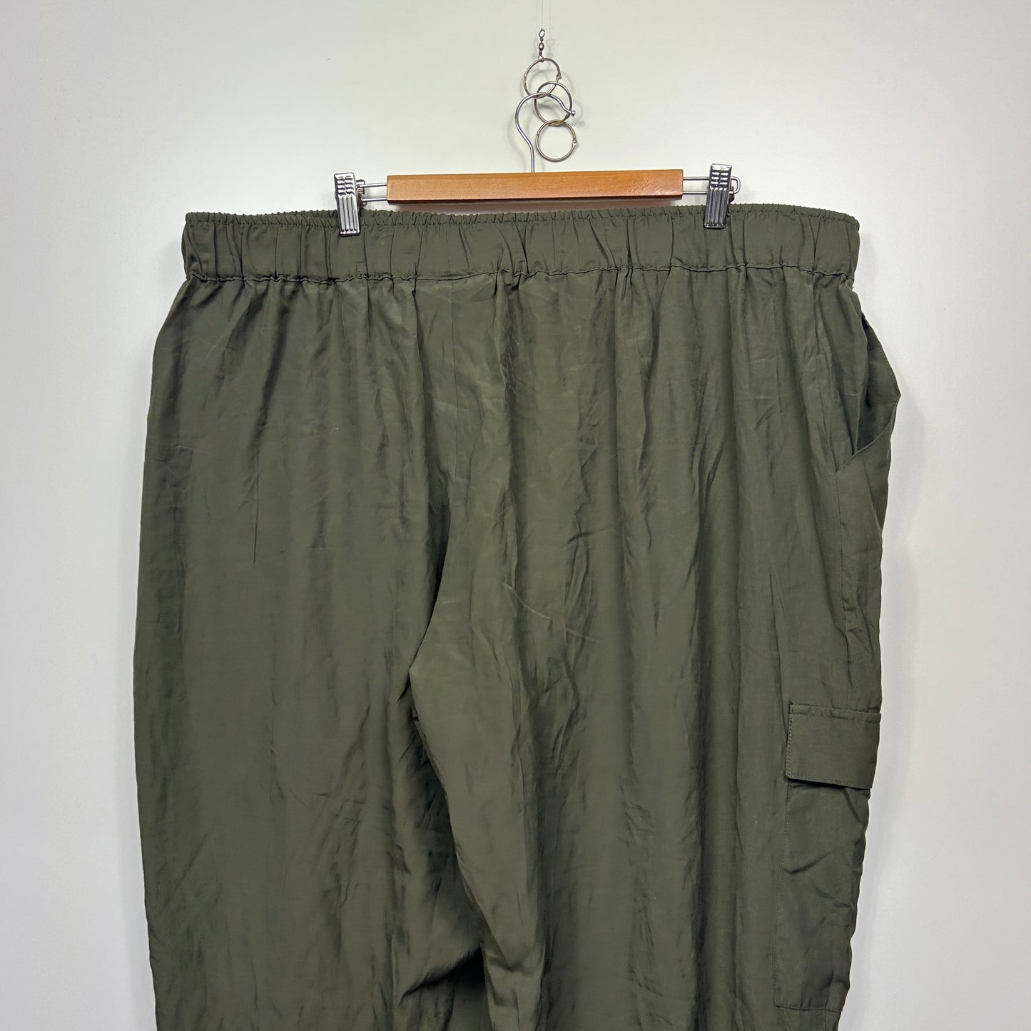 Arna York Pants Size 26 28 Olive Green Cargo Pockets Ruched Leg New