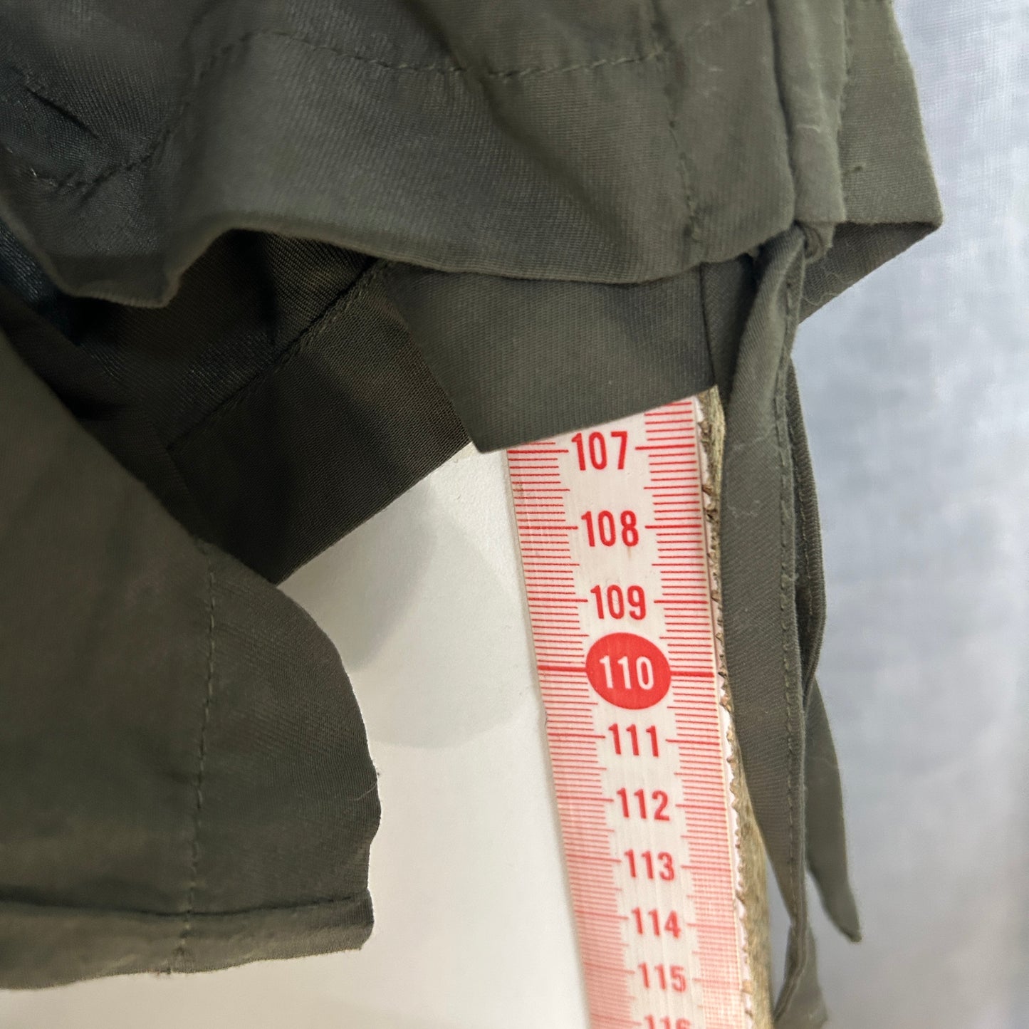Arna York Pants Size 26 28 Olive Green Cargo Pockets Ruched Leg New
