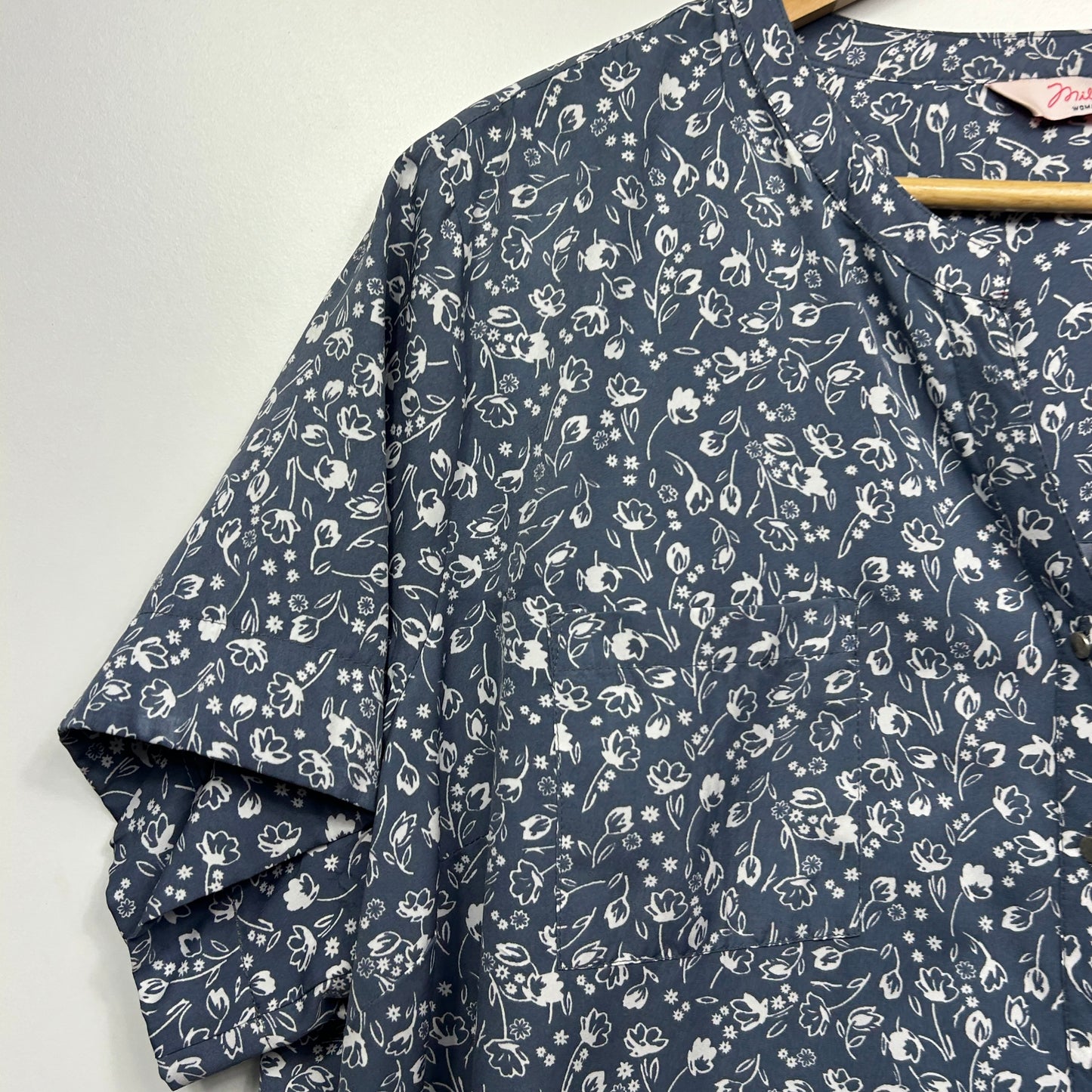 Millers Top Size 20 - 22 Blue Floral Button Up Short Sleeve