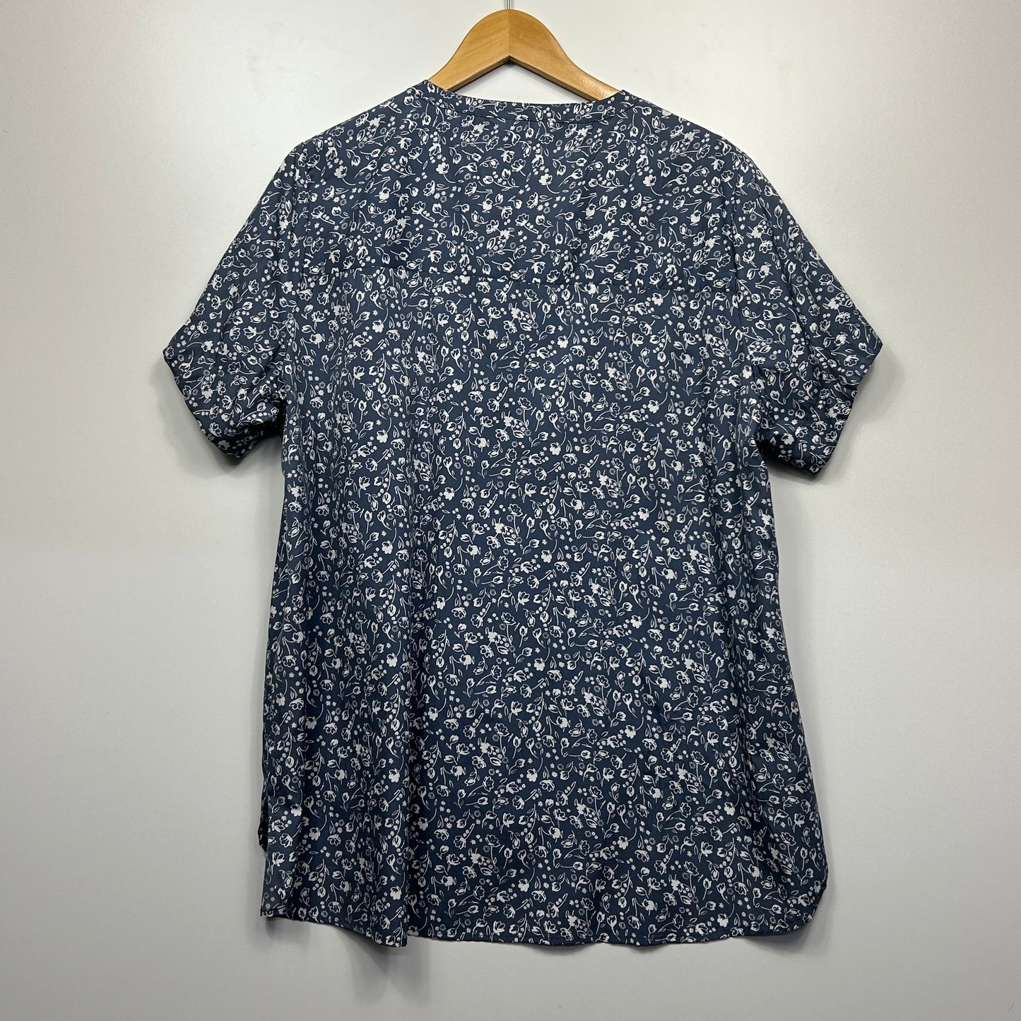 Millers Top Size 20 - 22 Blue Floral Button Up Short Sleeve