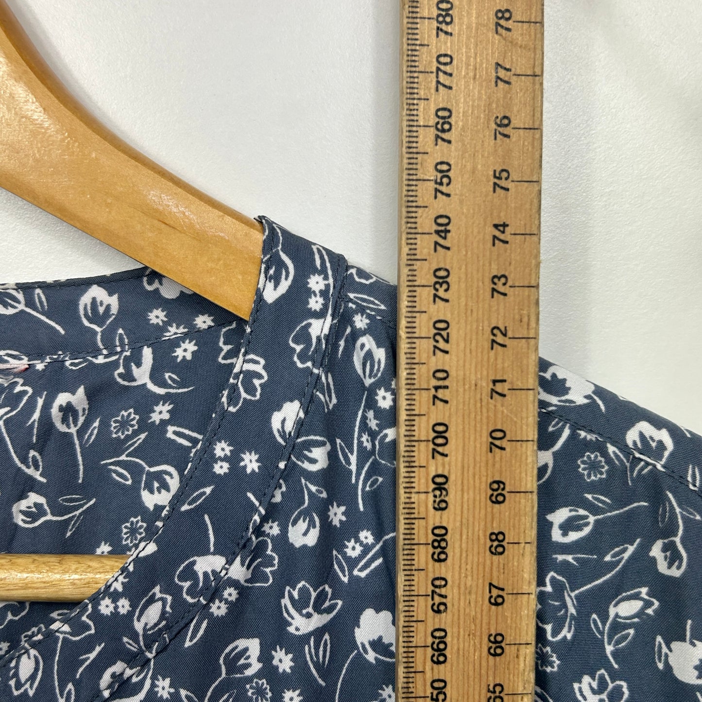 Millers Top Size 20 - 22 Blue Floral Button Up Short Sleeve