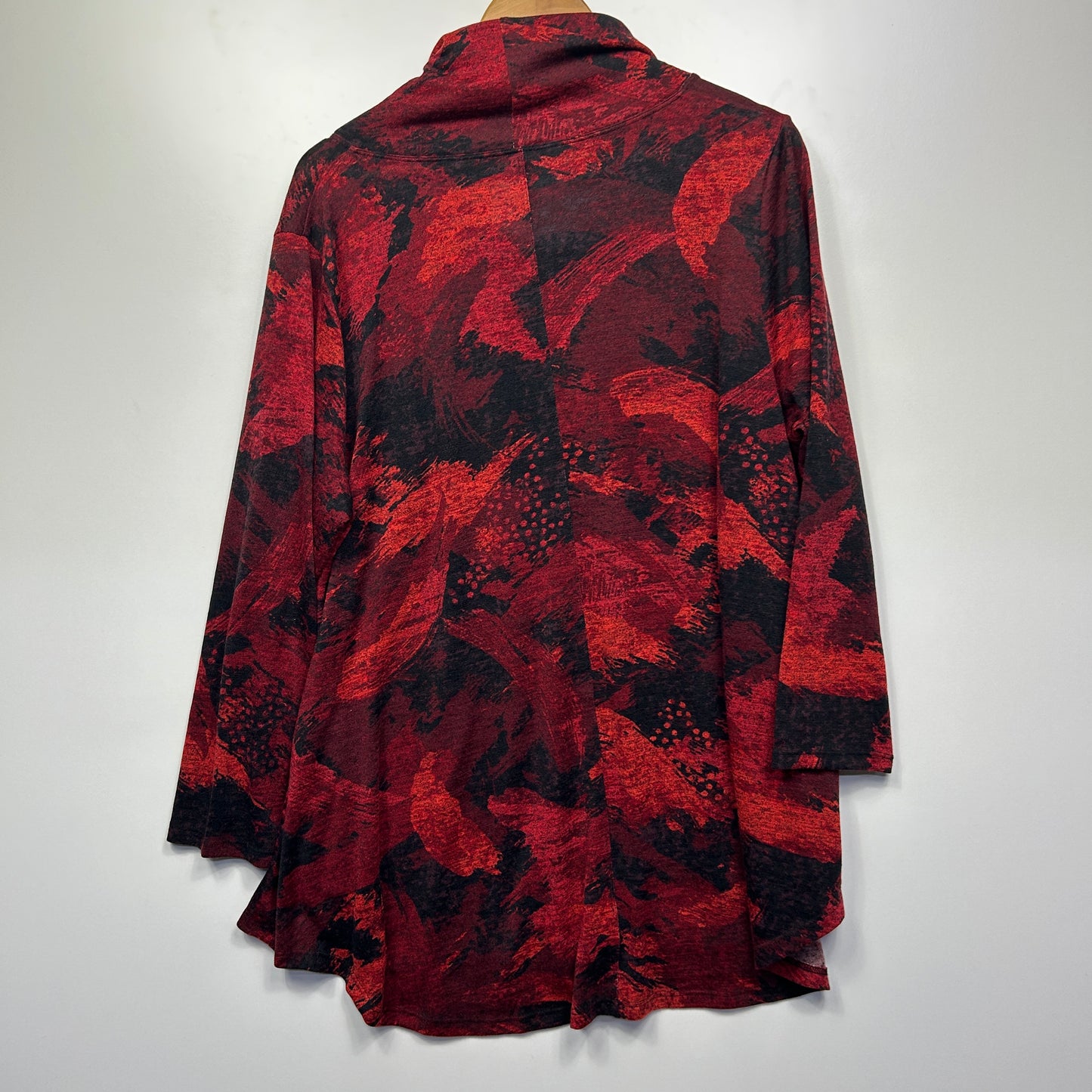 Taking Shape Tunic Top Size 18 Medium Plus Long Sleeve Red Black
