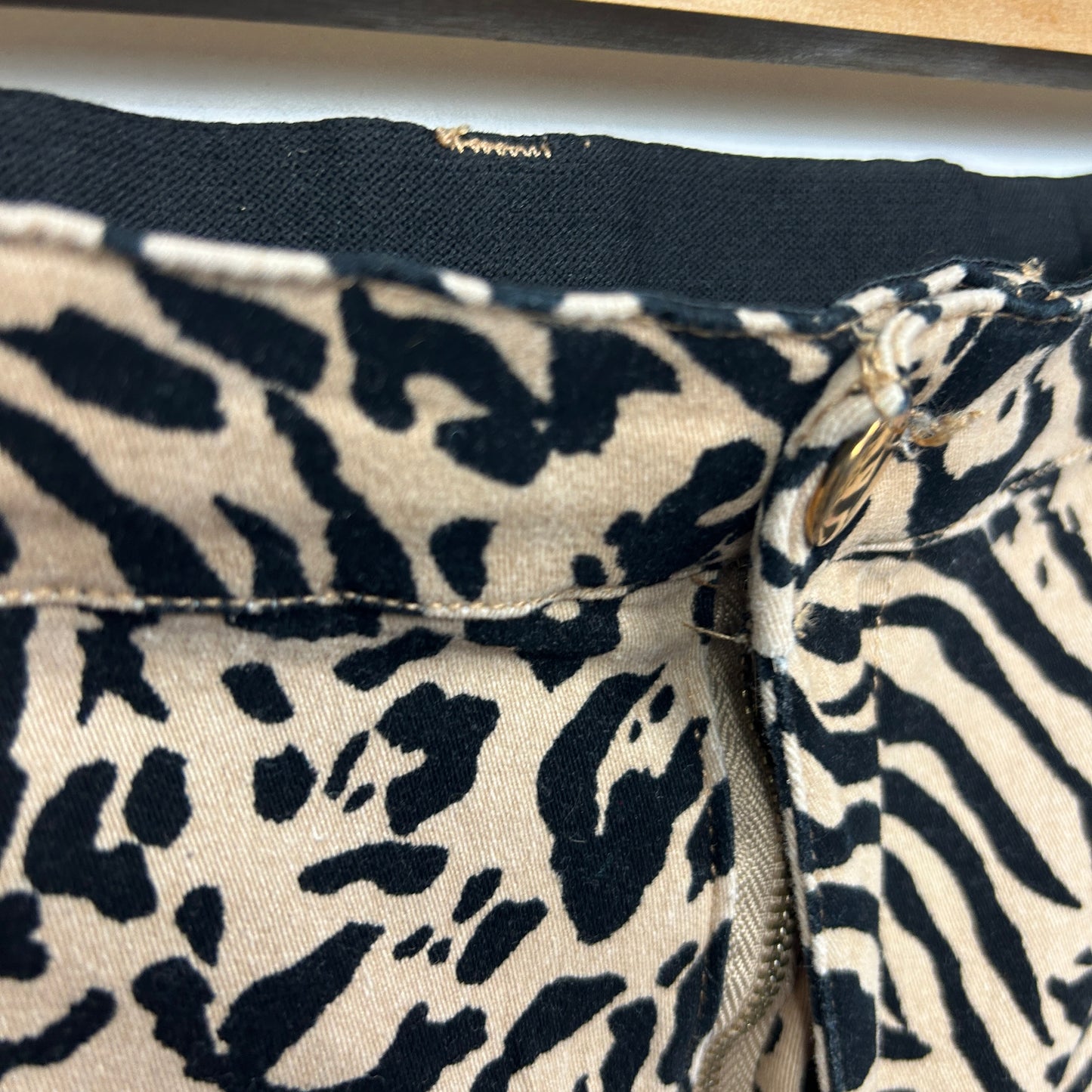 Rockmans Shorts Size 14 Beige Black Zebra Print Elastic Waist Zip Fly