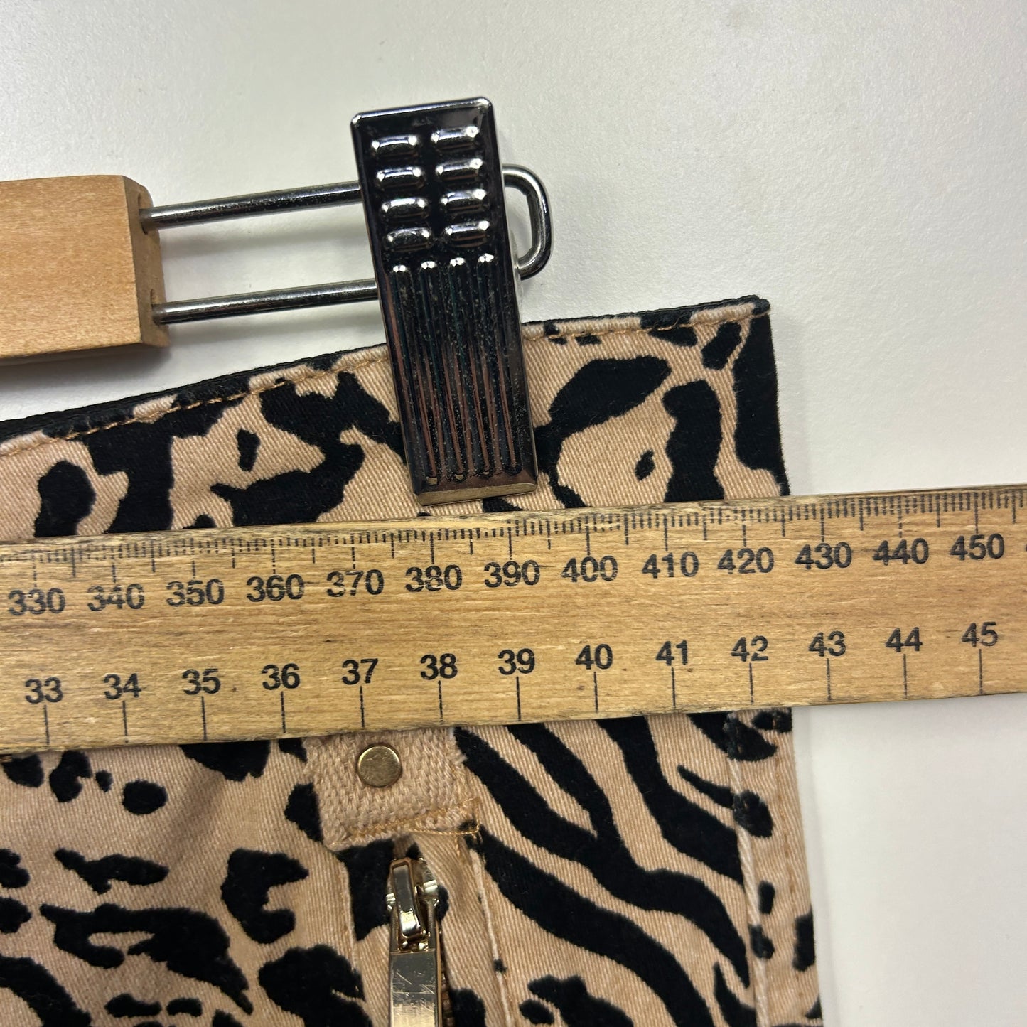 Rockmans Shorts Size 14 Beige Black Zebra Print Elastic Waist Zip Fly