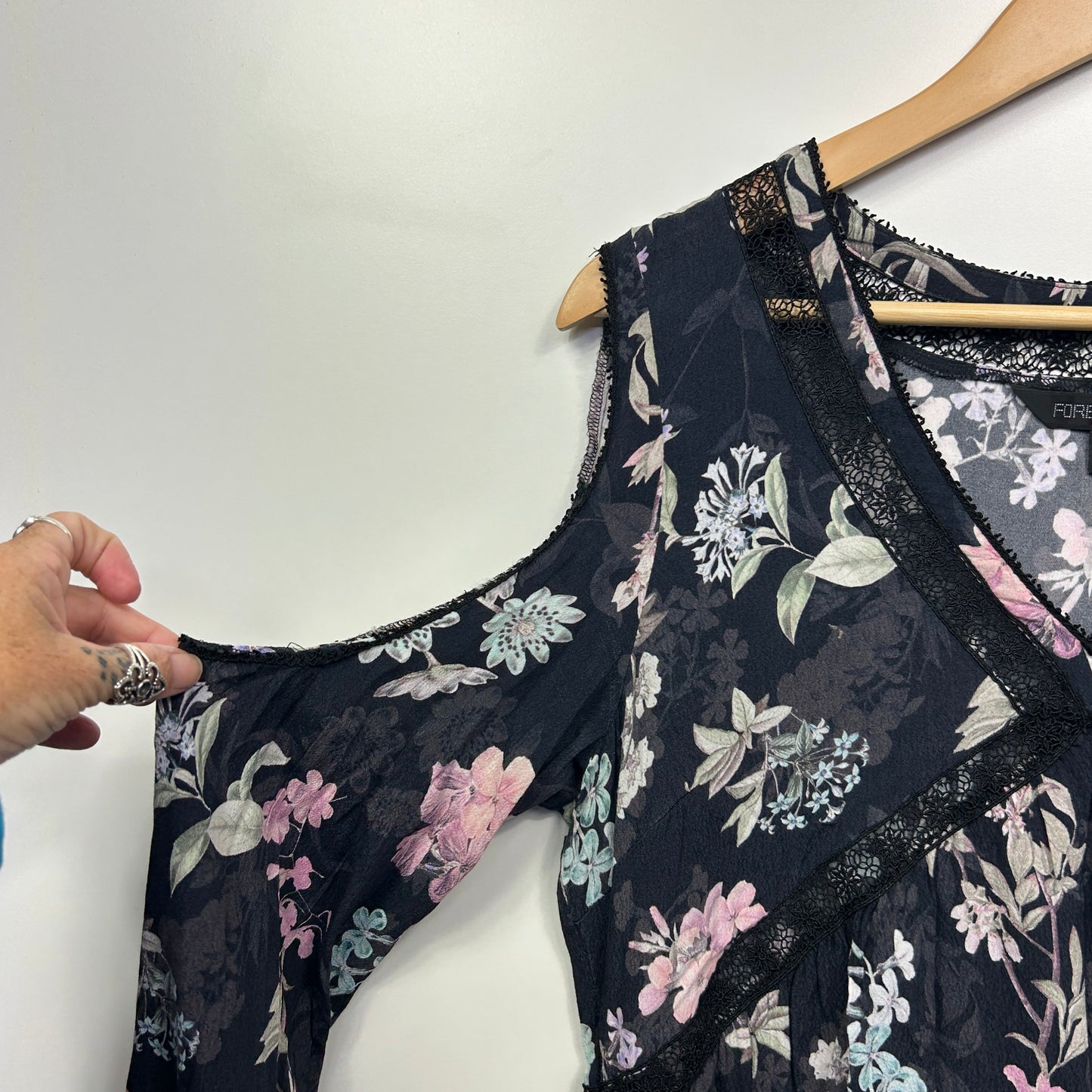 Forever New Top Size 16 Black Floral Cold Should Sleeve