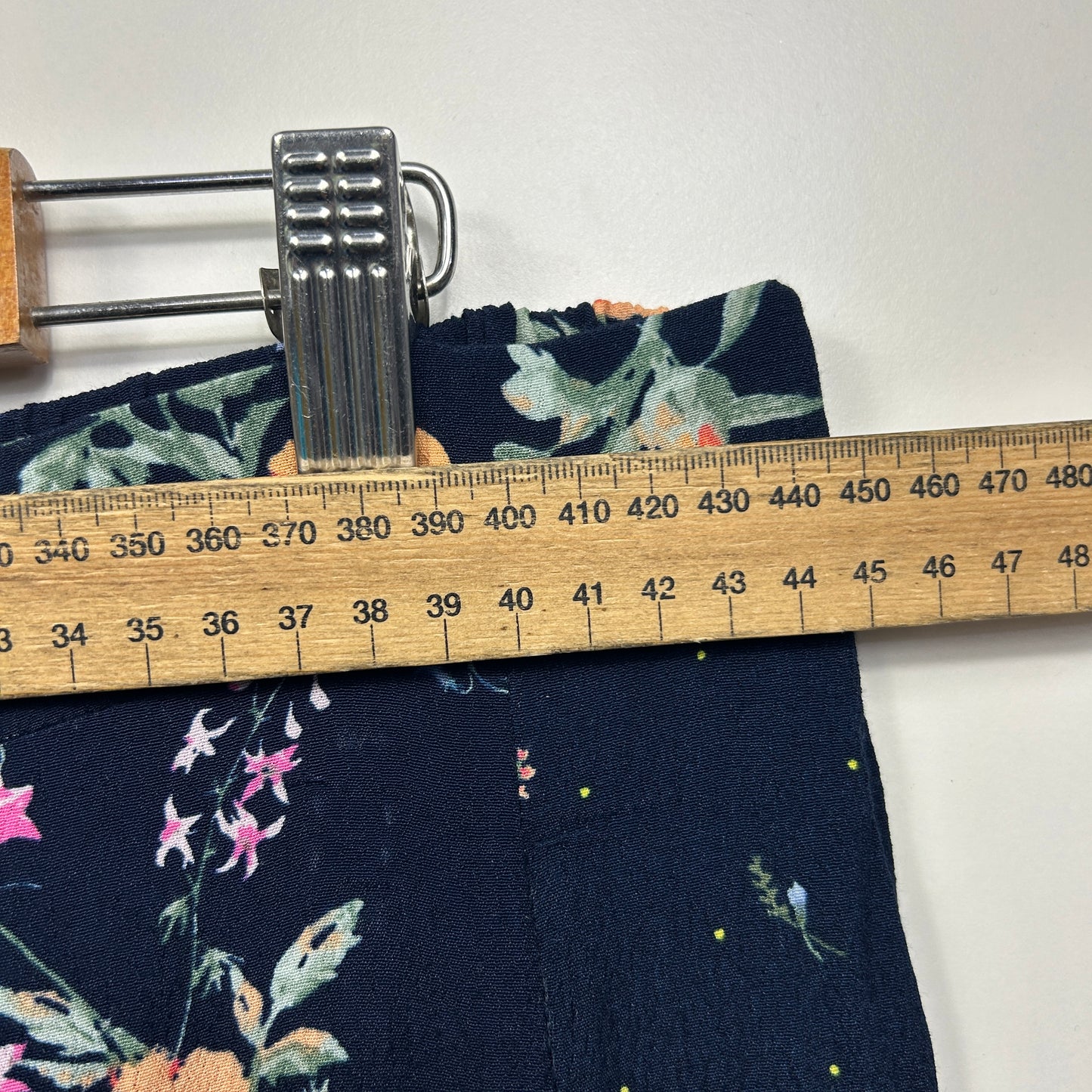 & me Pants Size 16 Blue Floral Viscose