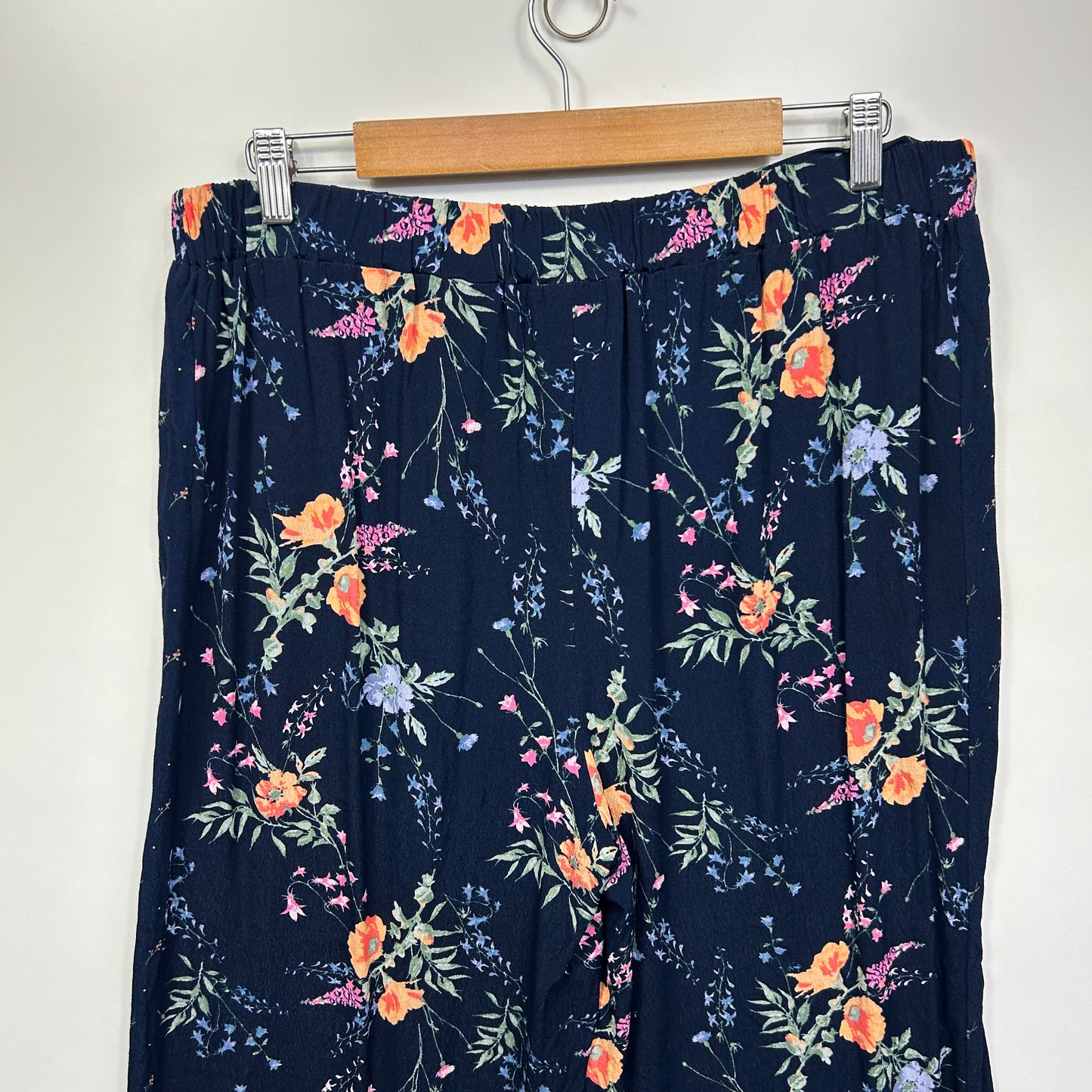 & me Pants Size 16 Blue Floral Viscose