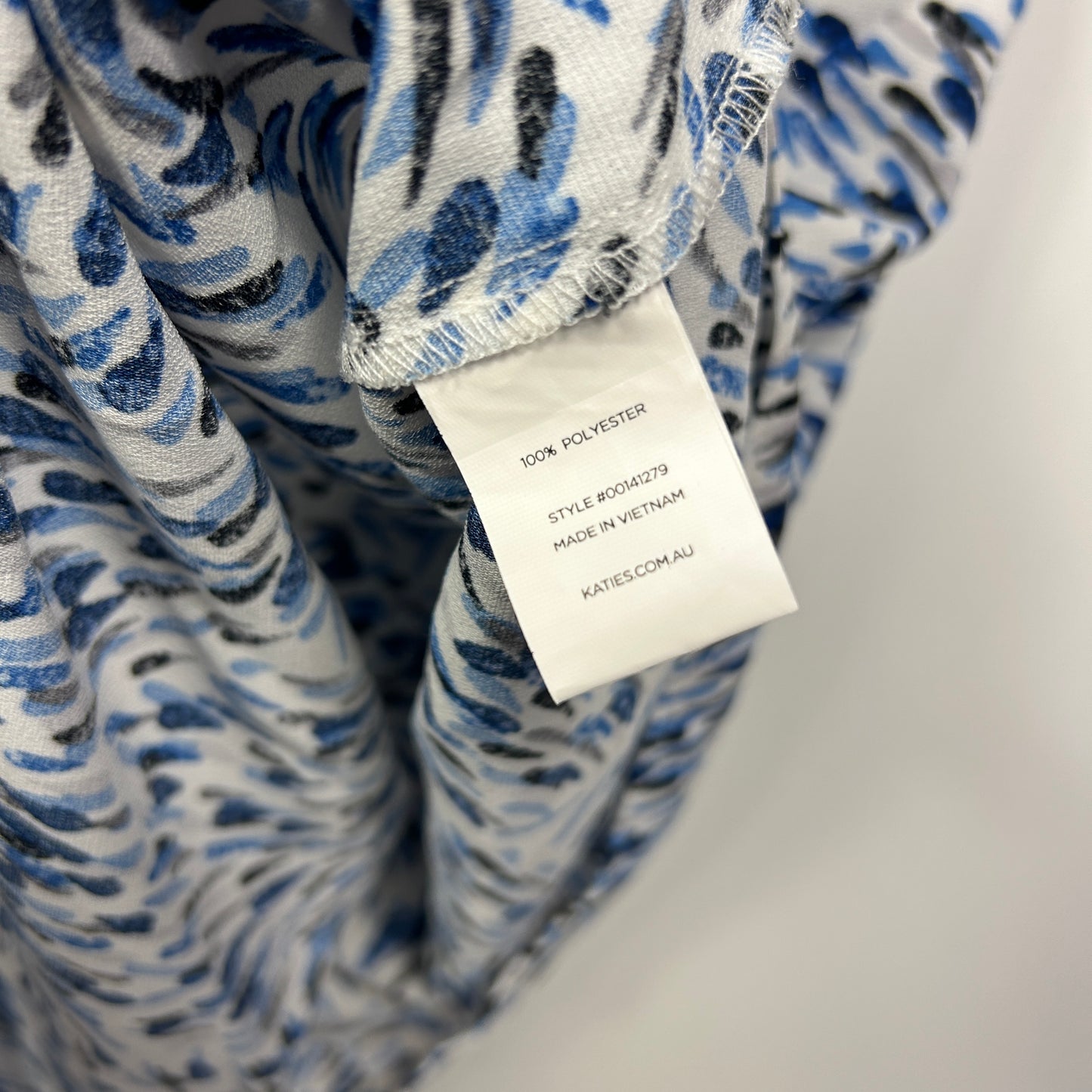 Katies Top Size 14 Sleeveless Blue Black White Pleated