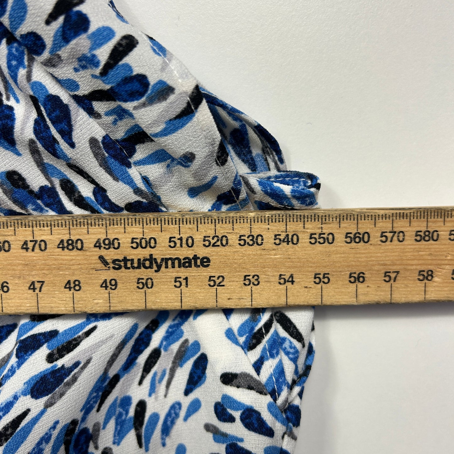 Katies Top Size 14 Sleeveless Blue Black White Pleated
