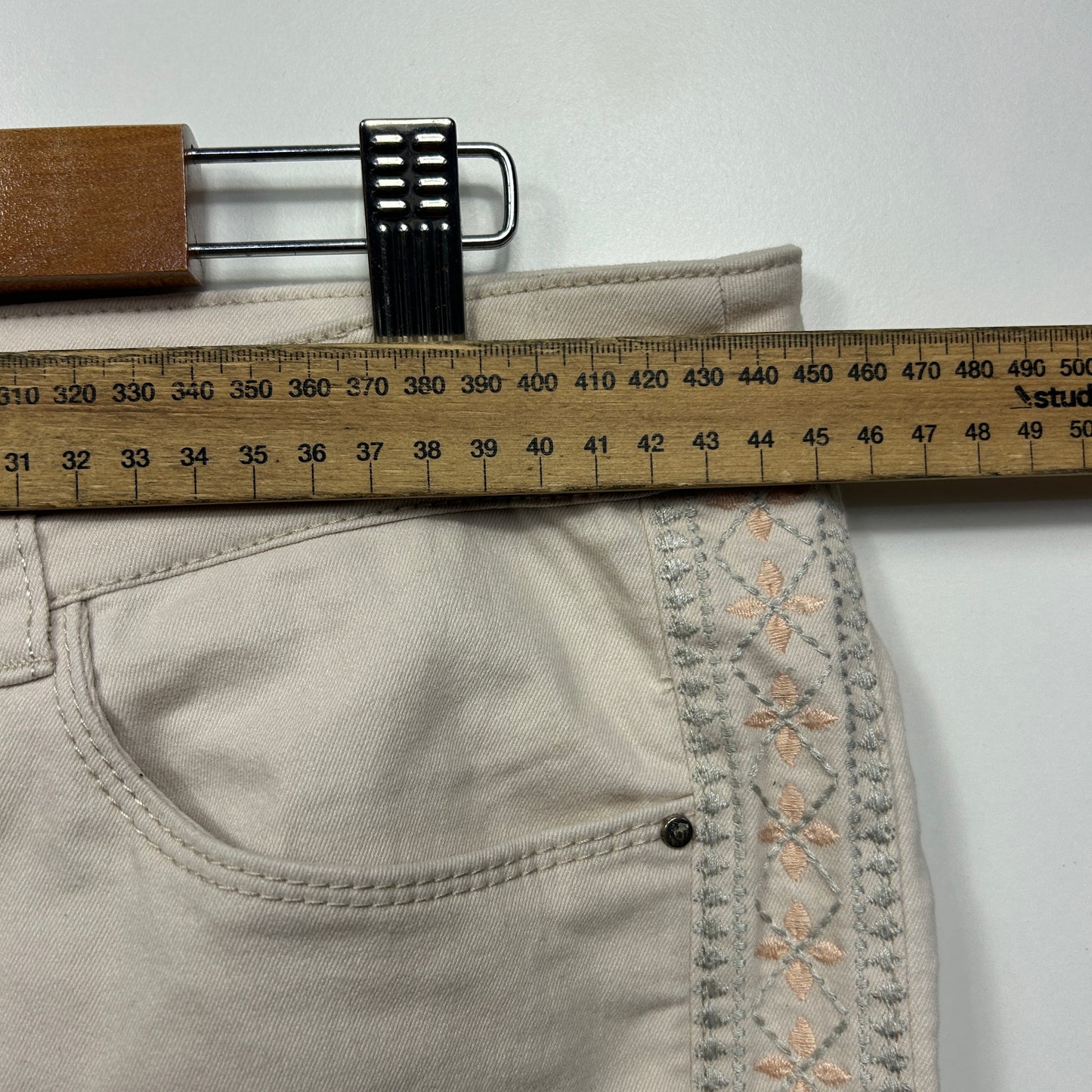 Rockmans Jeans Size 14 Beige Embroidered Pockets Cotton Blend