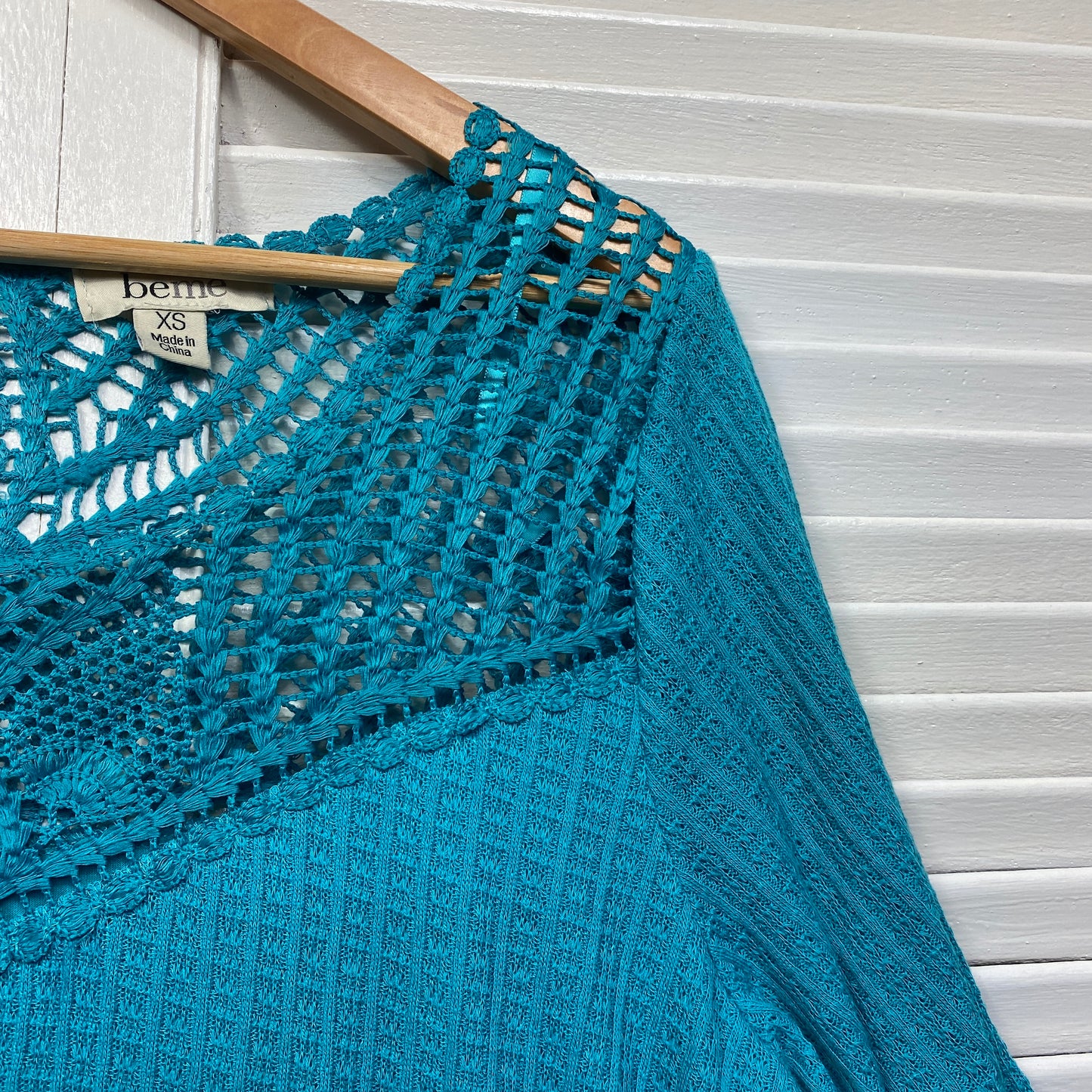 Beme Top Size 14 Plus XS Blue Teal Crochet Short Sleeve