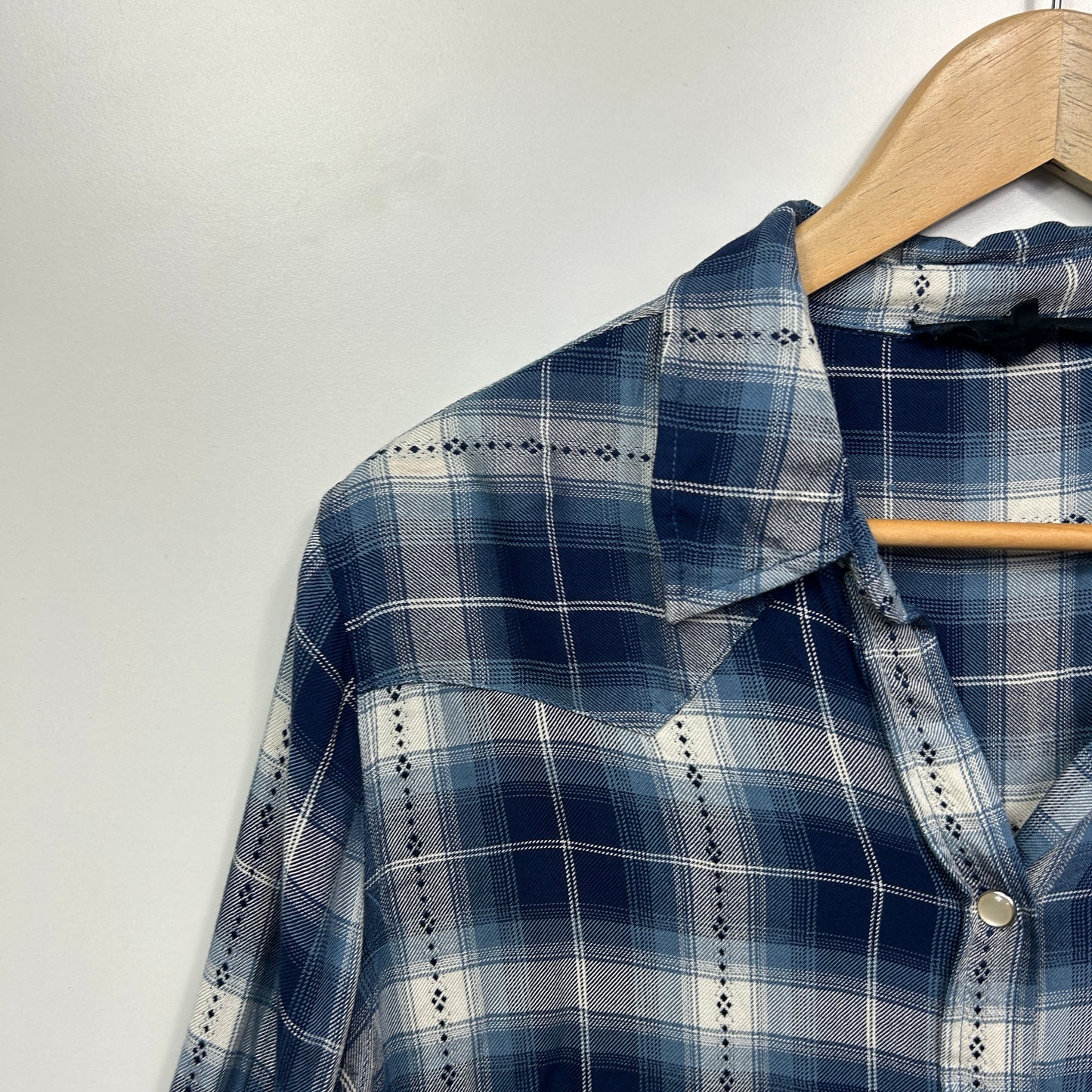 Jane + Delancy Top Size Large 14 Check Flannel Pearl Snap Closures Rayon