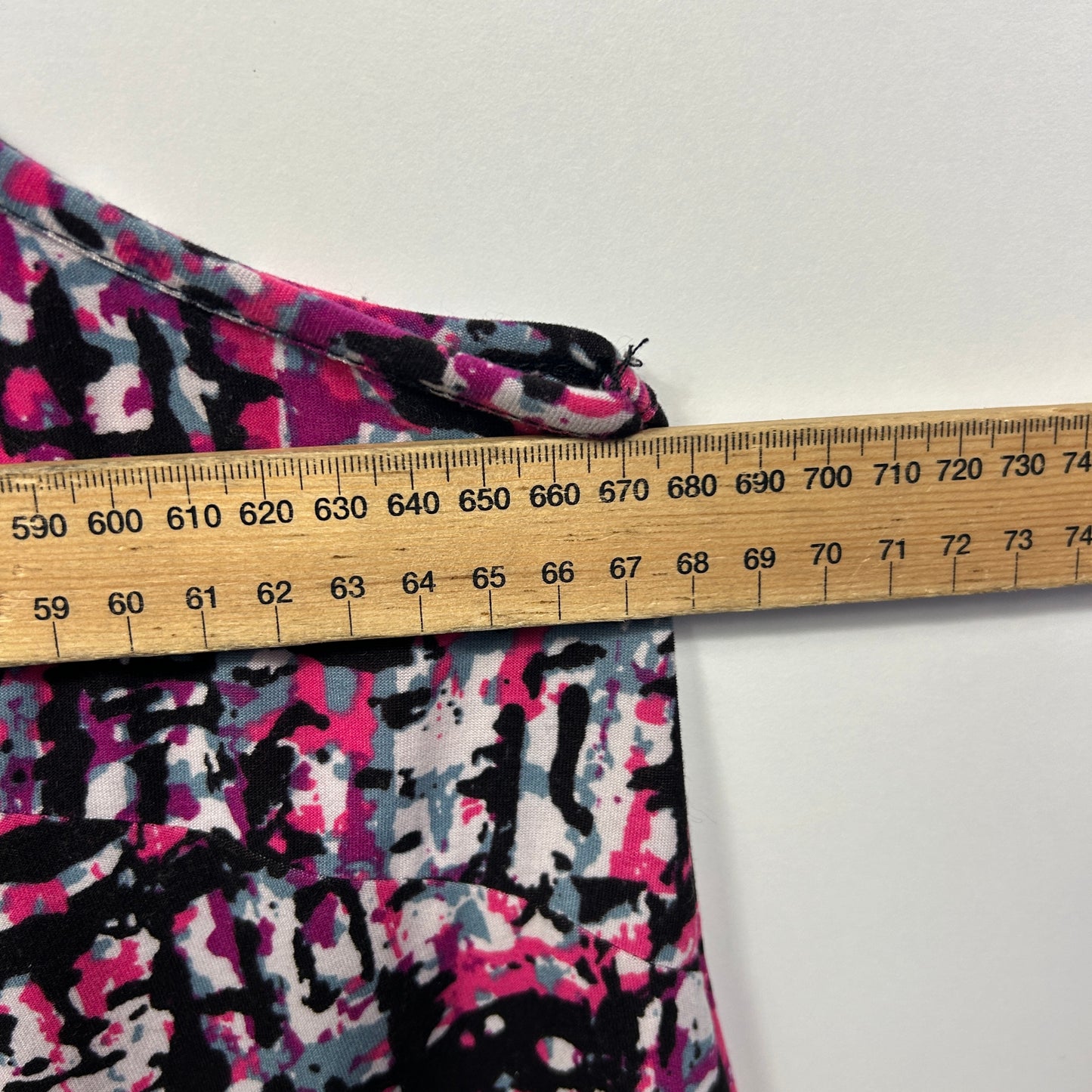 Taking Shape Top Size 20 22 Sleeveless Multicoloured