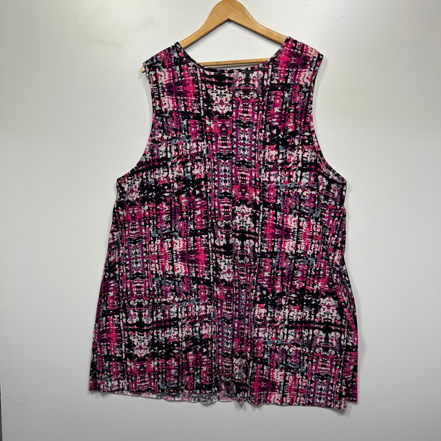 Taking Shape Top Size 20 22 Sleeveless Multicoloured
