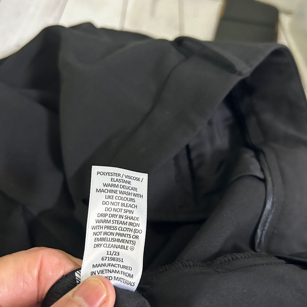 Preview Black Pants - Size 20