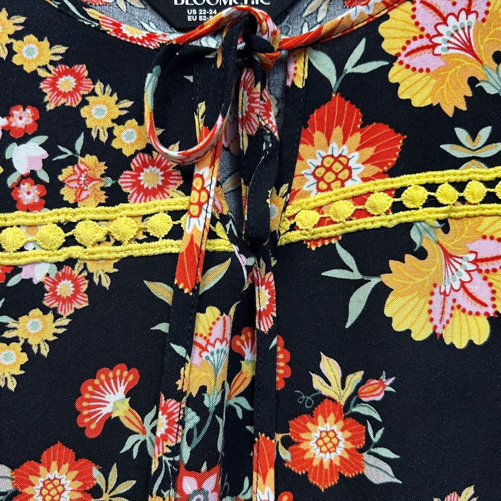 Bloomchic Black Floral Dress - Size 26-28