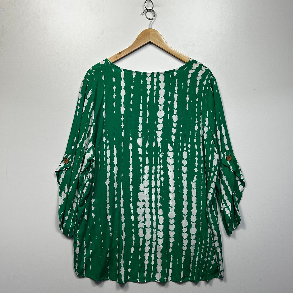 Hourglass Green Plus Size Top - Size 18