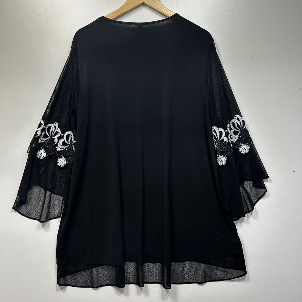 Taking Shape Black Plus Size Embroidered Sleeve Top - Size M/18