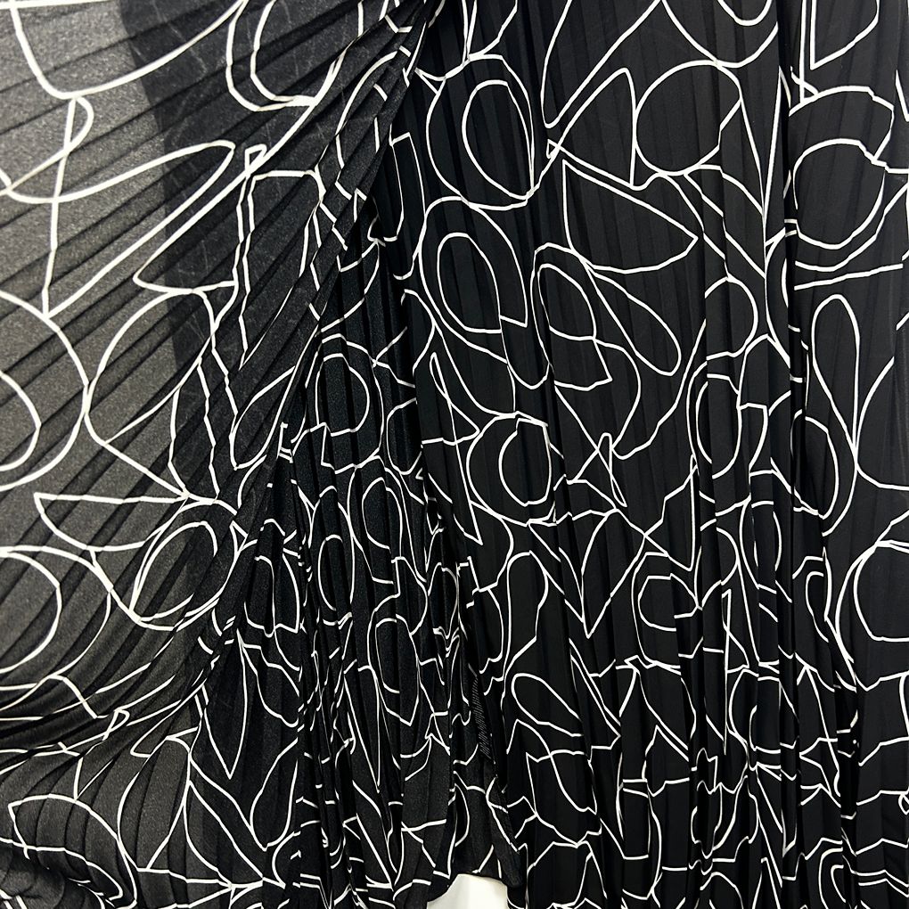 City Chic Black Plus Size Skirt - Size XL/22