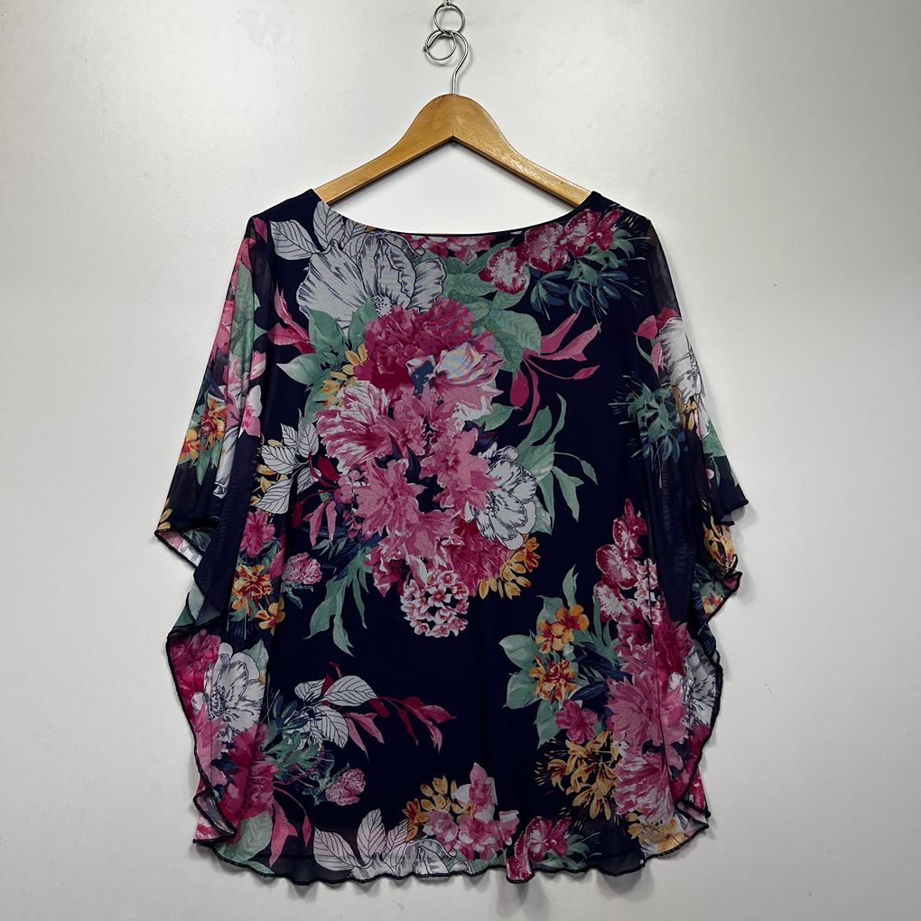 Katies Navy Floral Plus Size Top - Size 2XL