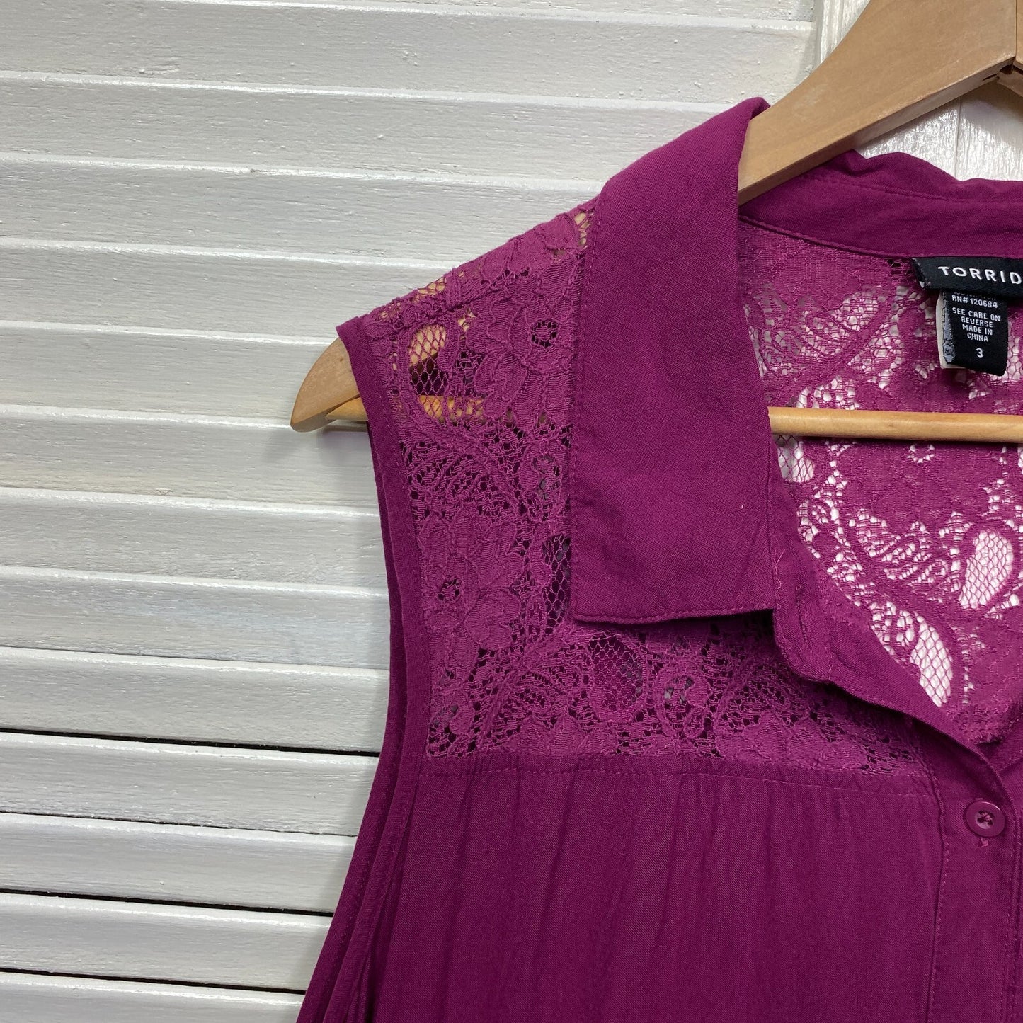 Torrid Top Size 3 20 22 18 Pink Lace Trim Sleeveless