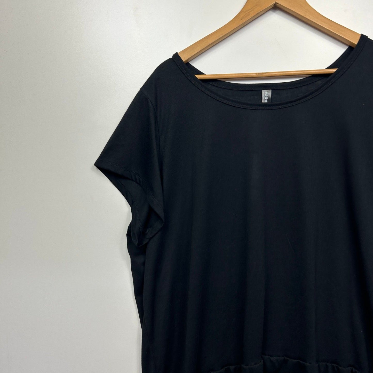edited Tunic Top Size 24 Black Solid Short Sleeve Polyester Viscose