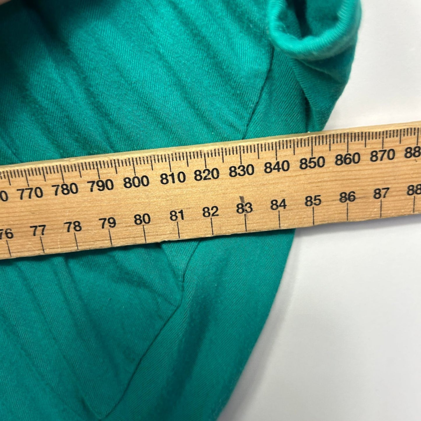 PQ Collection Curve Tunic Top One Size Green Solid Batwing Bamboo