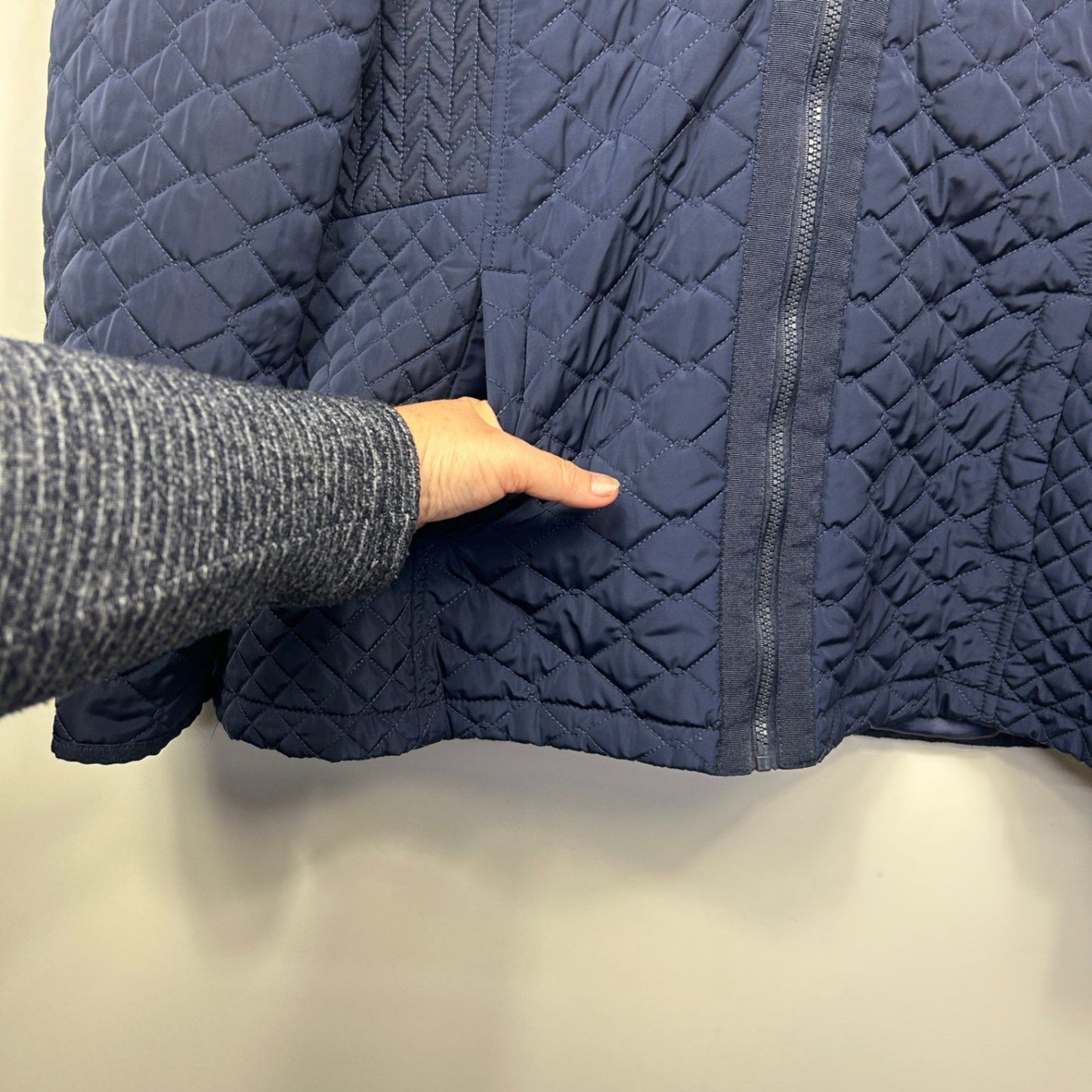 W Lane Navy Quilted Padded Zip Jacket Long Sleeve Size 20