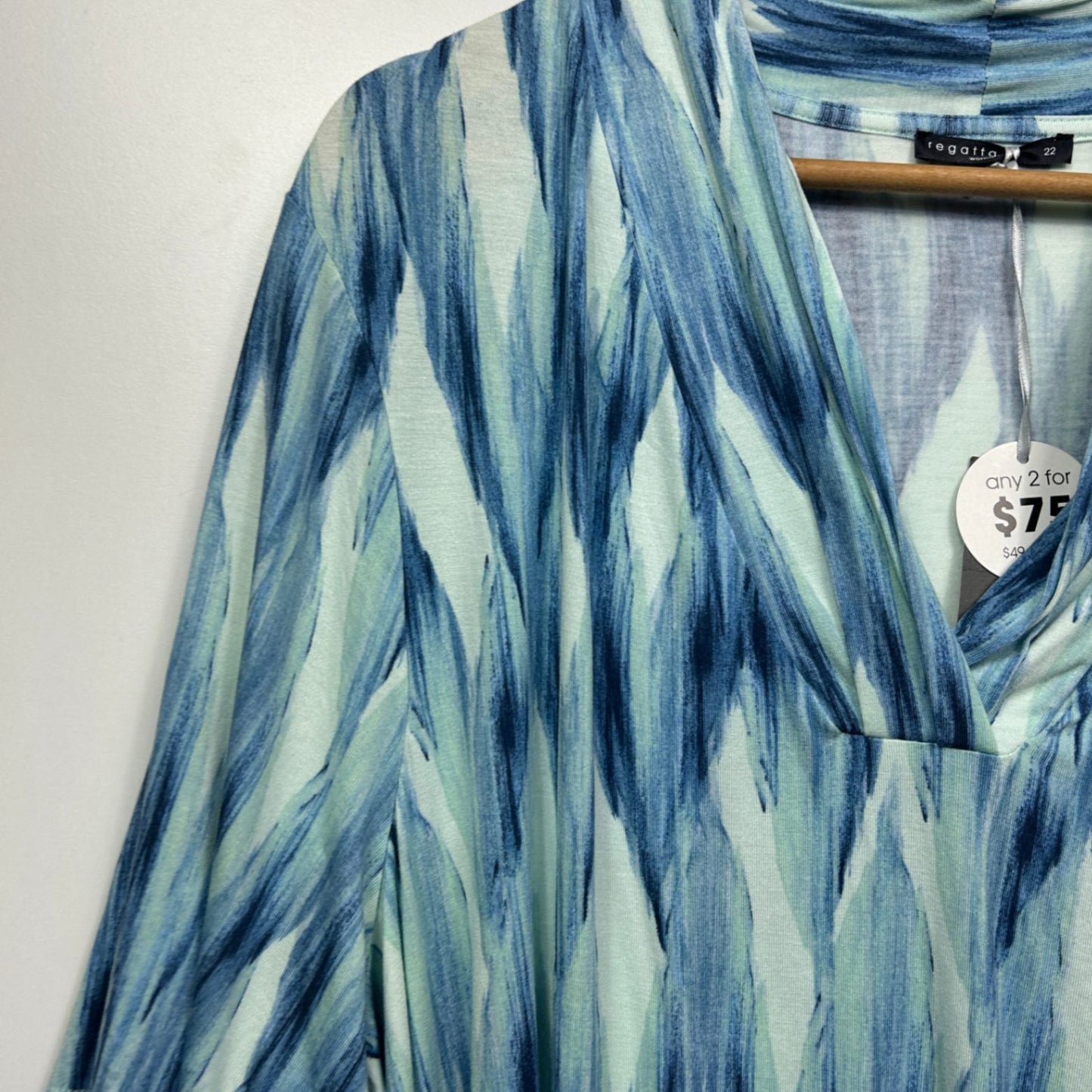 New Regatta Top Blue Viscose 3/4 Sleeve V Neck Blouse Size 22 Plus