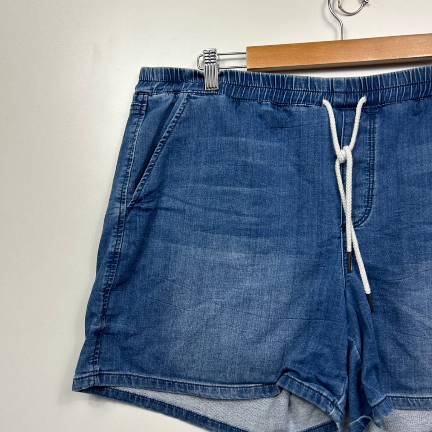 Just Jeans Blue Relaxed Elastic Waist Pockets Mid Rise Shorts Size 16