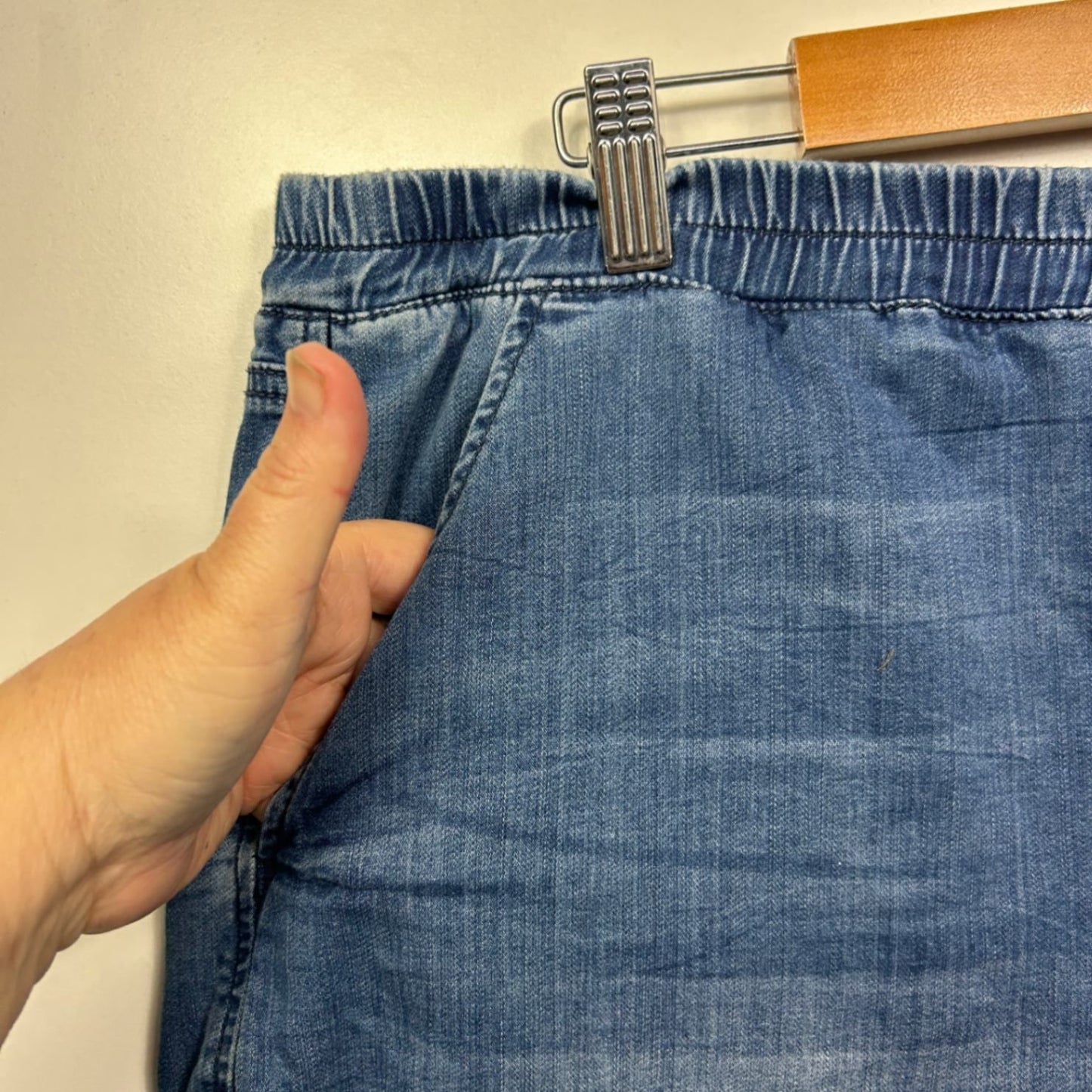 Just Jeans Blue Relaxed Elastic Waist Pockets Mid Rise Shorts Size 16