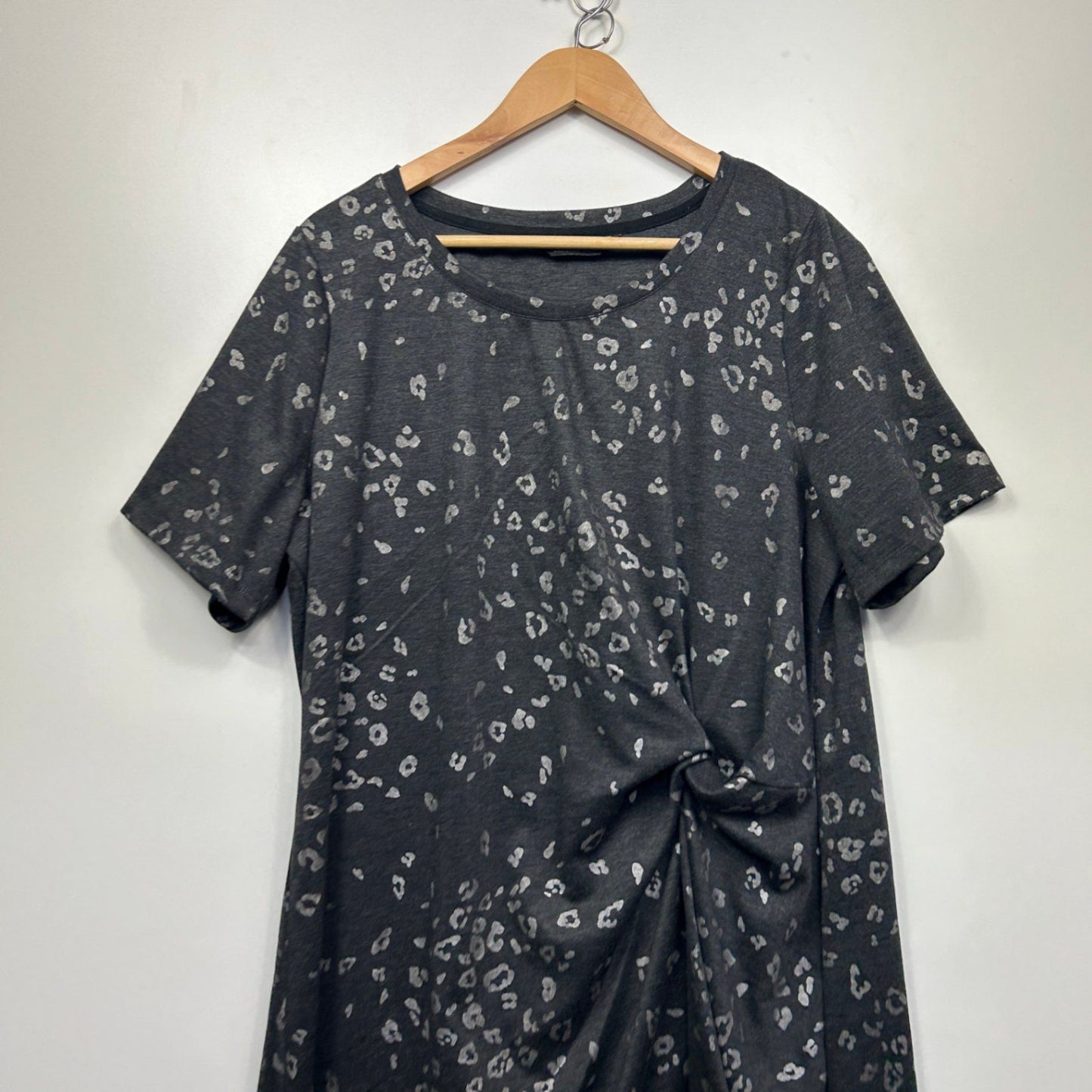 Sara Casual Dress Size 20 Black Grey Animal Print Short Sleeve
