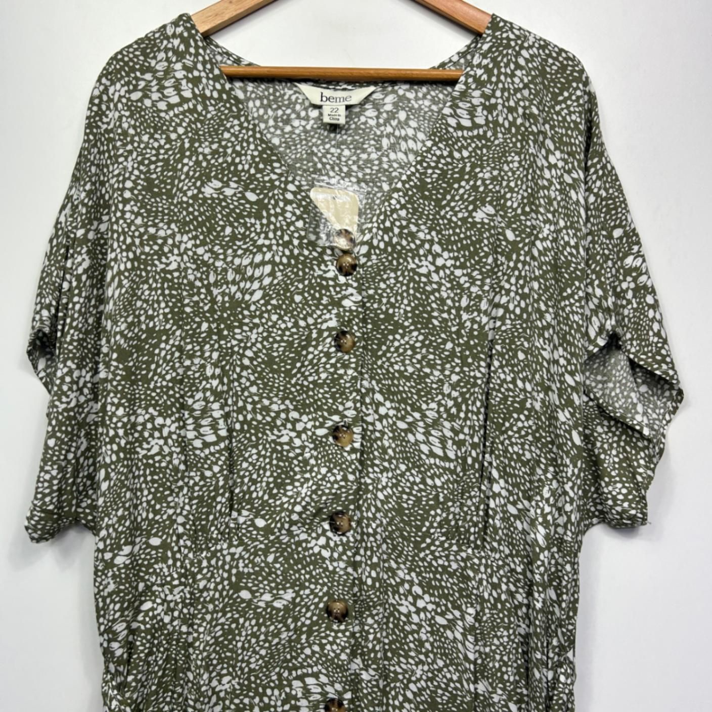 Beme Maxi Dress Size 22 Sage Green White Midi Length V Neck New