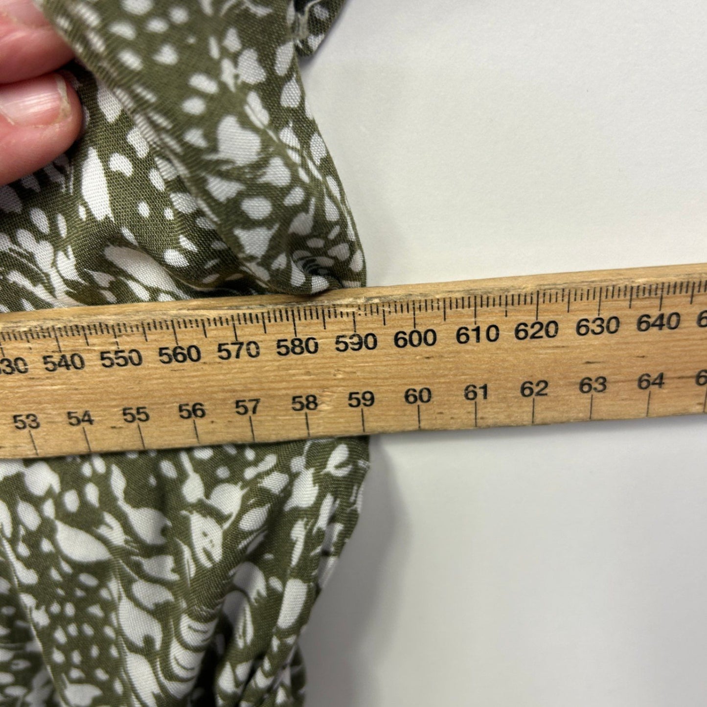 Beme Maxi Dress Size 22 Sage Green White Midi Length V Neck New
