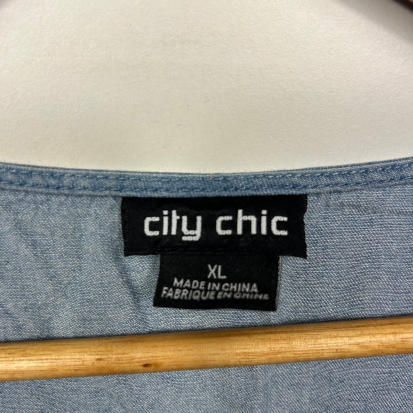 City Chic Short Sleeve Dress Size 22 XL Plus Blue Chambray V Neck