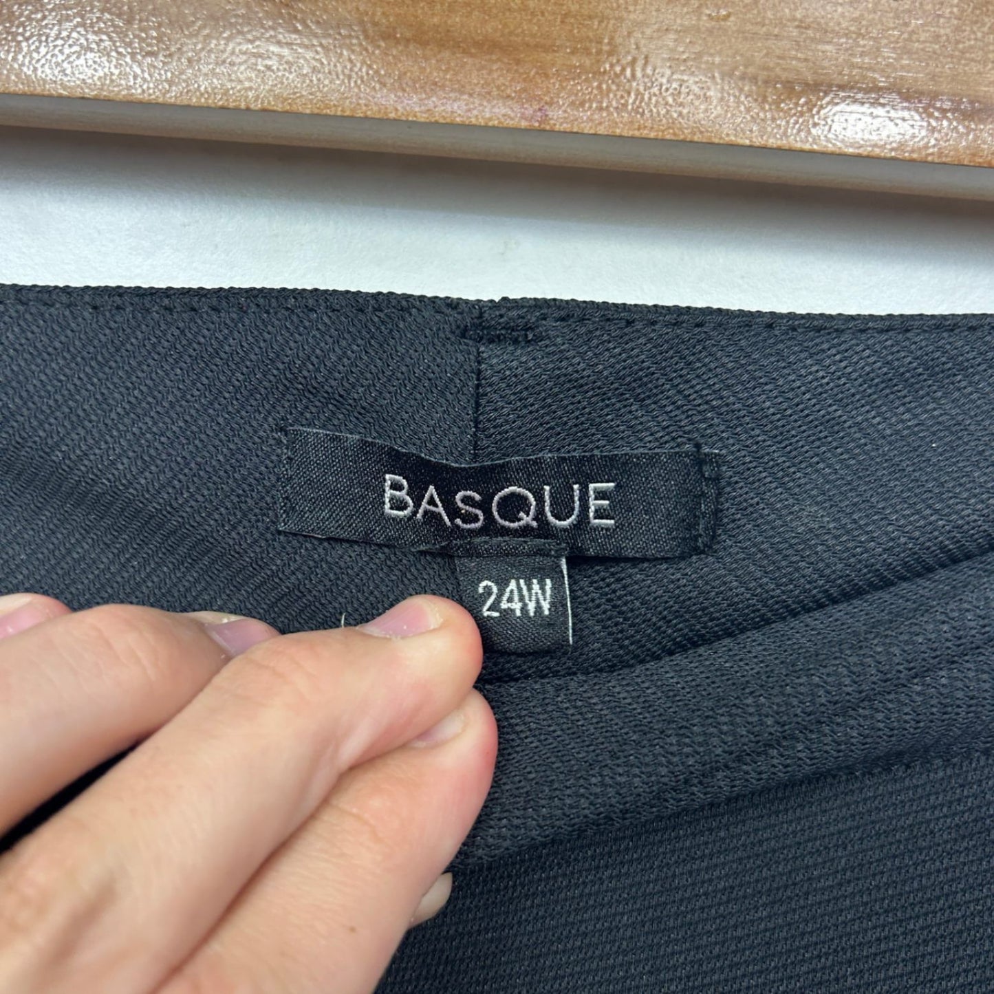 Basque Pants Size 24W Black Zip Fly Ankle Length Cropped