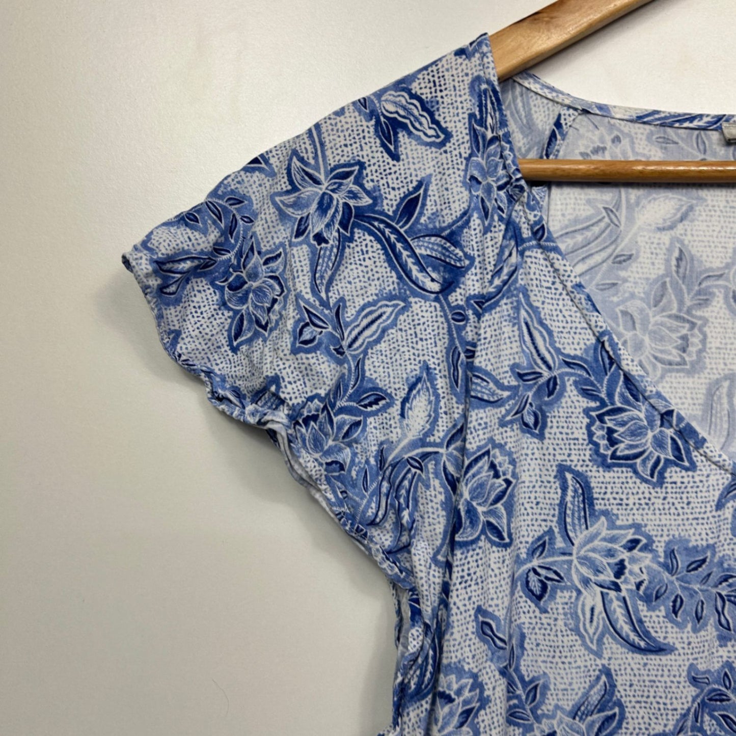 Target Midi Dress Size 18 Blue White Floral Short Sleeve Casual Viscose