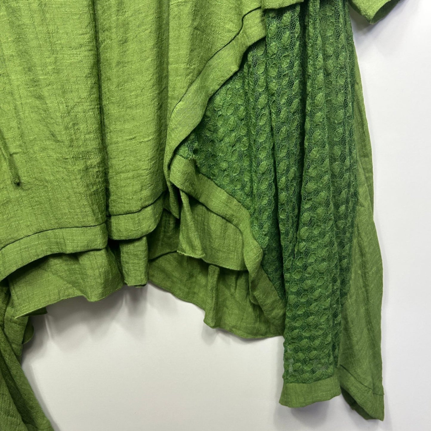 Curvaceous Green Rayon Short Sleeve V-Neck Tunic Top Size 24 26 3XL